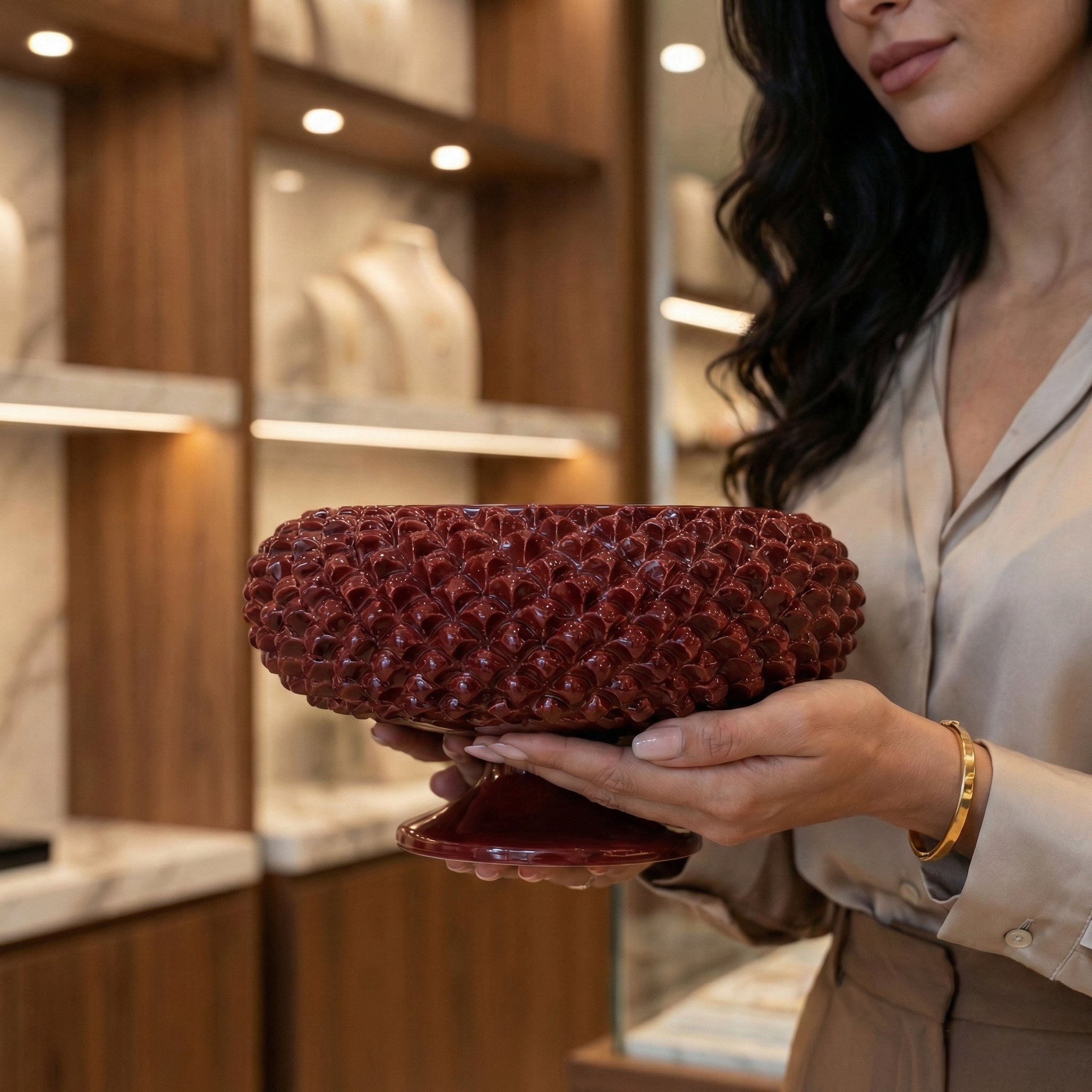 Pinecone stand of Caltagirone modeled by hand bordeaux