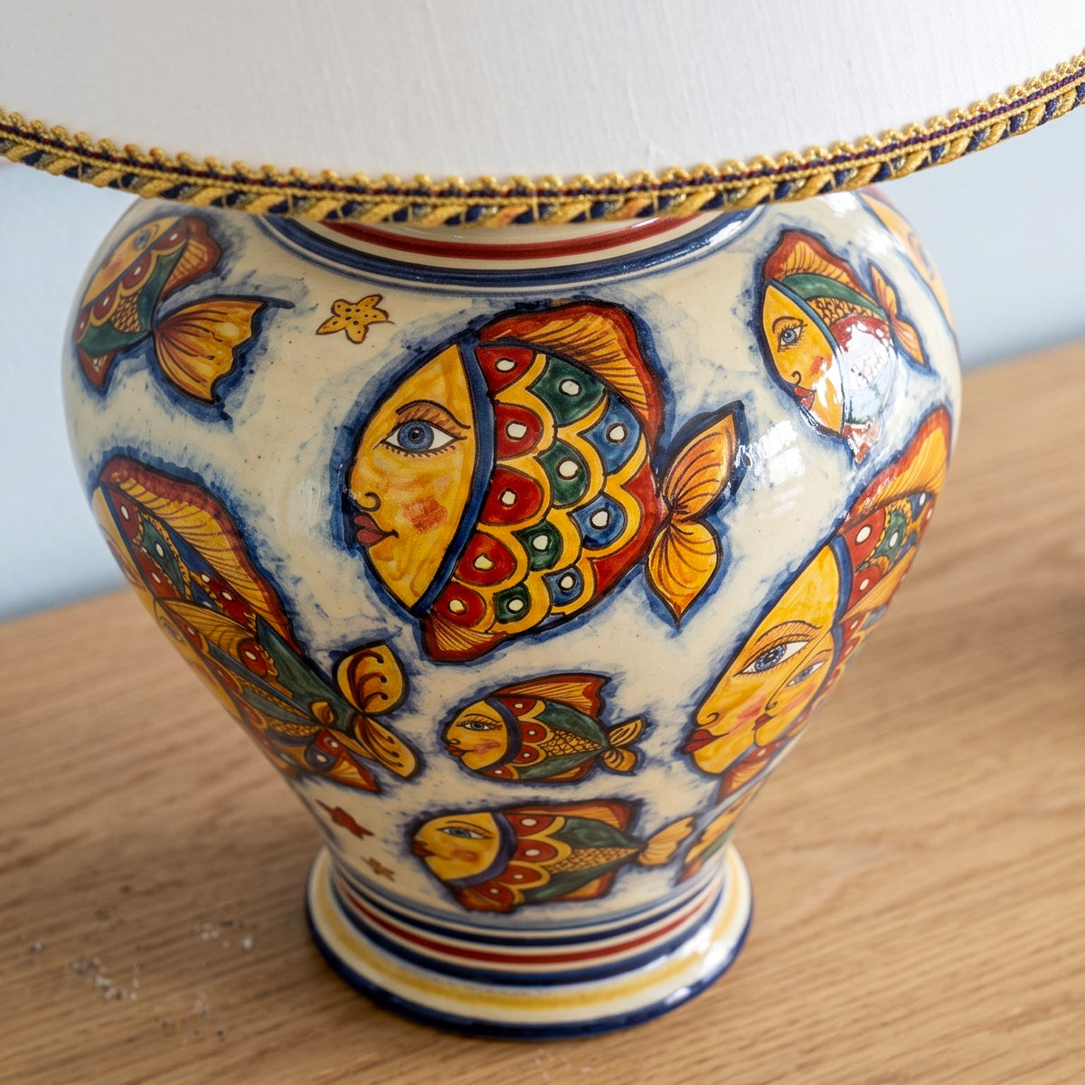 Potiche Lamp H 65 cm / 25½", Fish Decoration – Caltagirone Ceramic – Italian ceramic lamp tradition