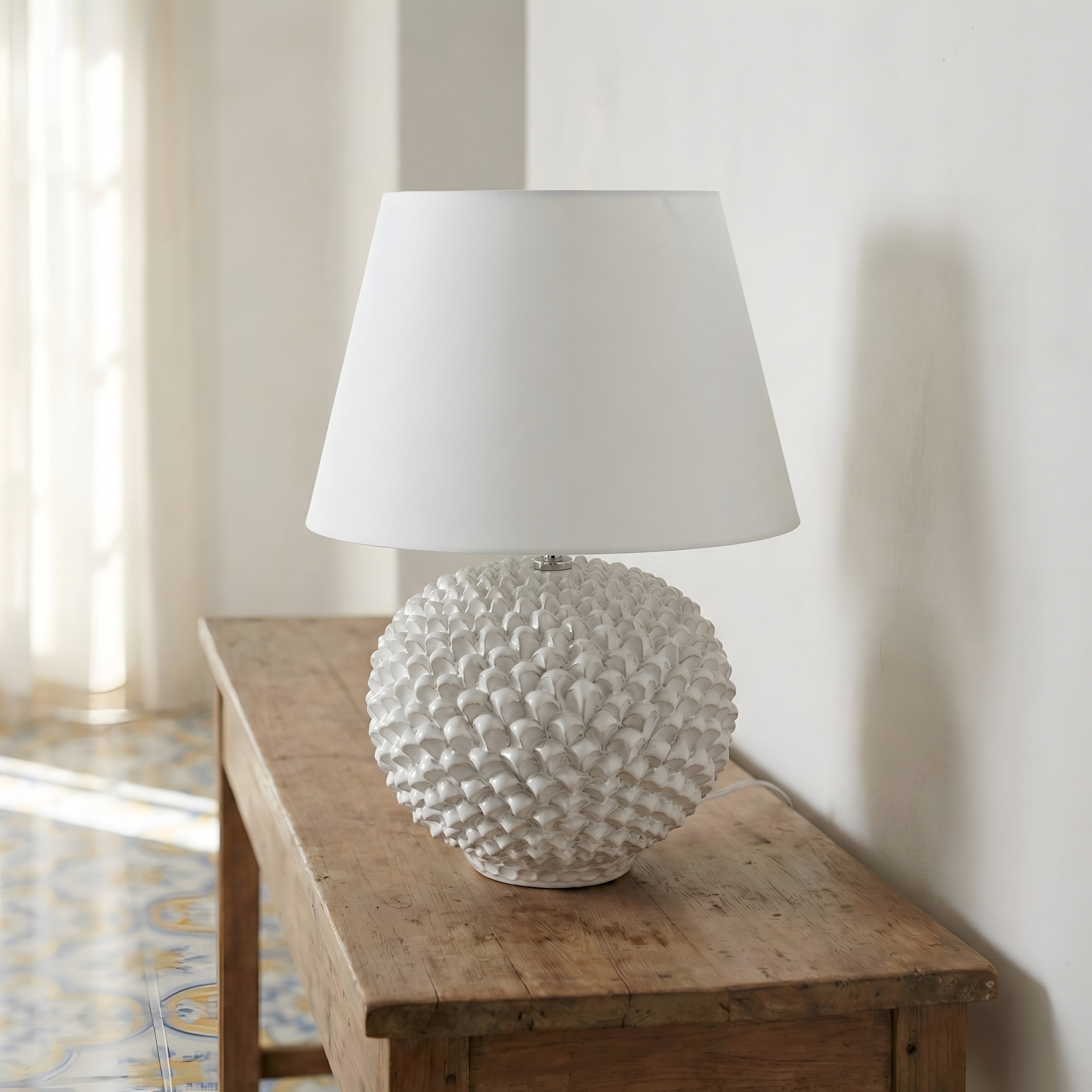 Caltagirone ceramic pine cone lamp, White Line modern decoration