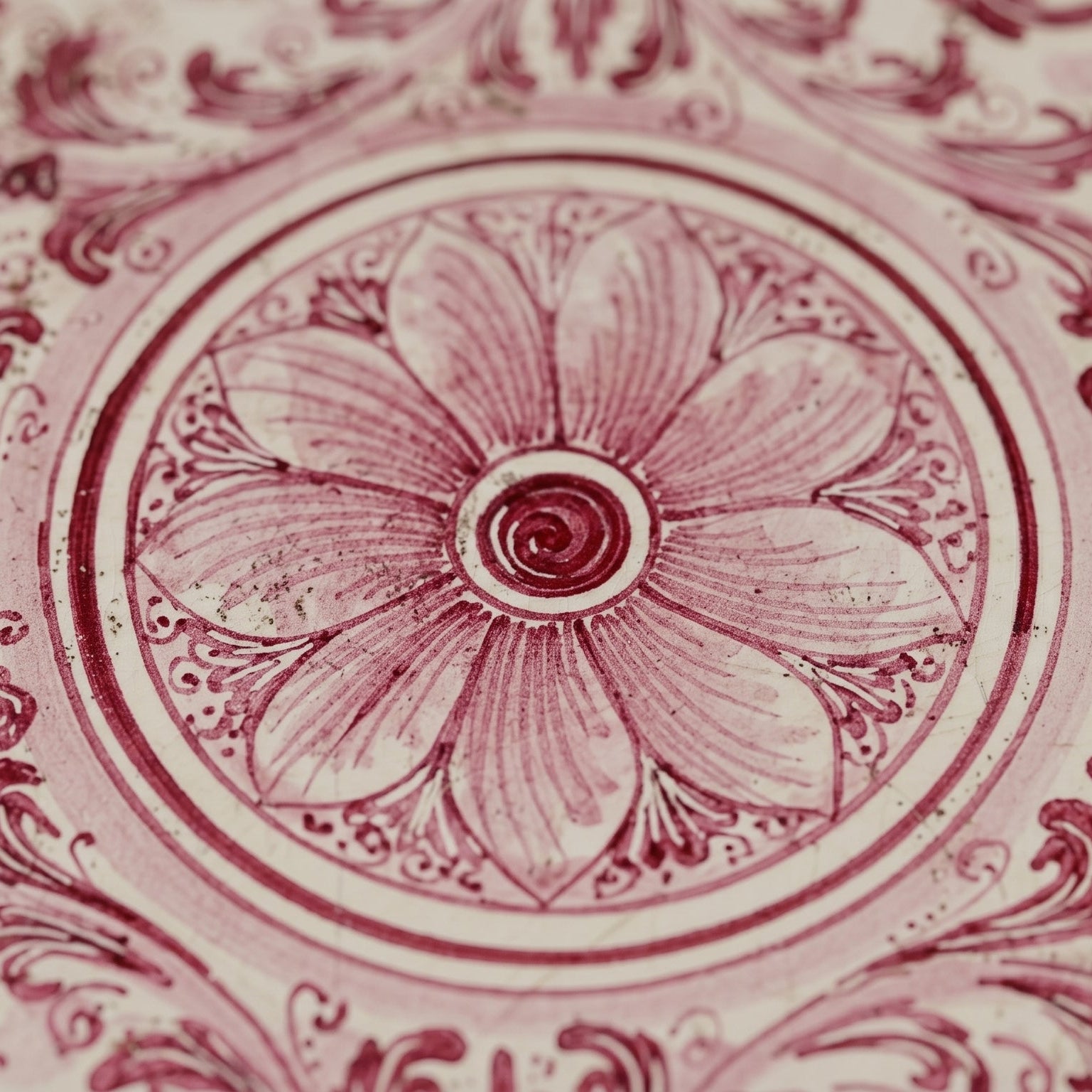 Sicilian Decorative Wall Plate, Mono Bordeaux, Art Edition – Italian ceramic from Caltagirone, Sicily