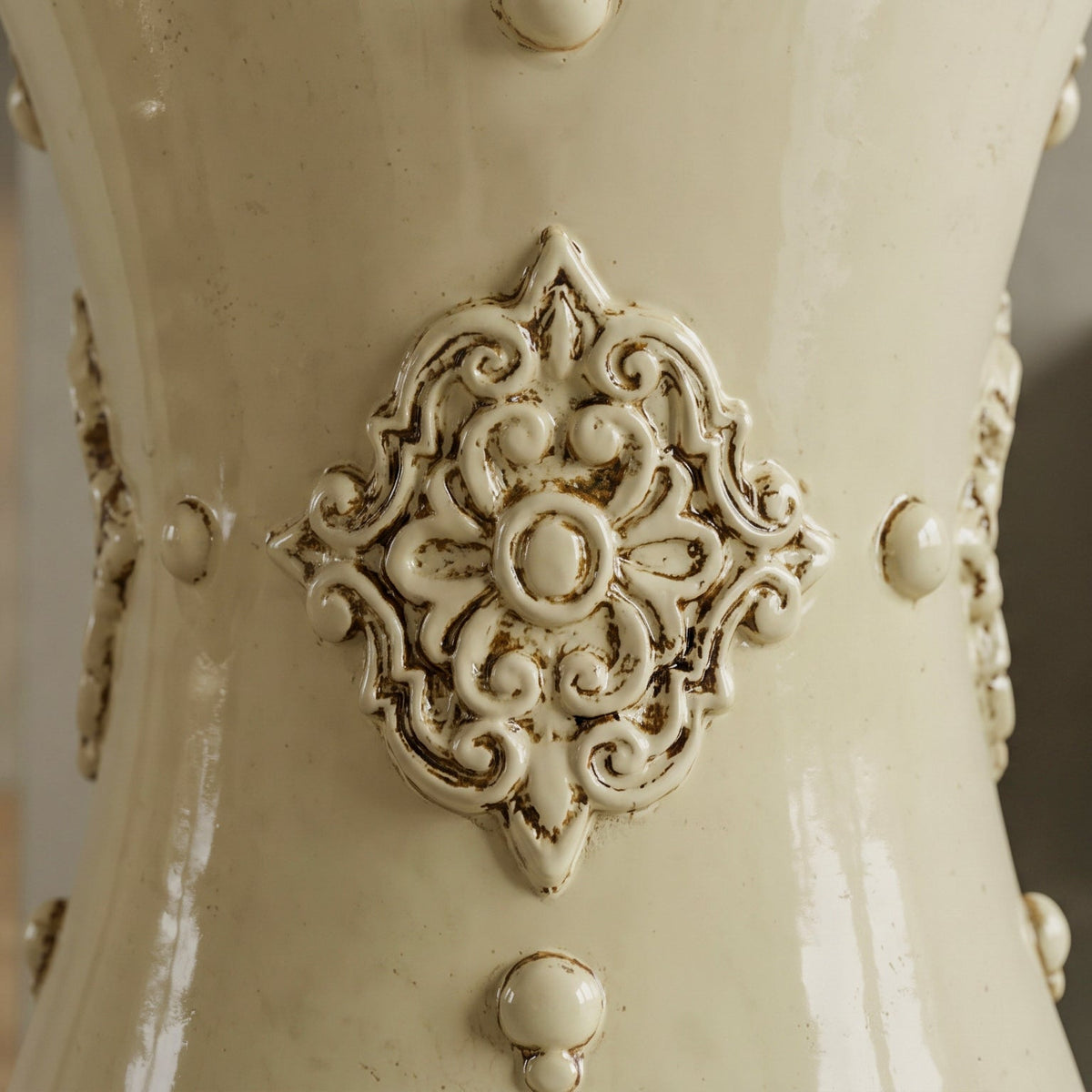 Albarello Umbrella Stand H 50 cm / 19¾", Plastico Sofia, Ivory – Caltagirone Ceramic – Sicilian artisan tradition