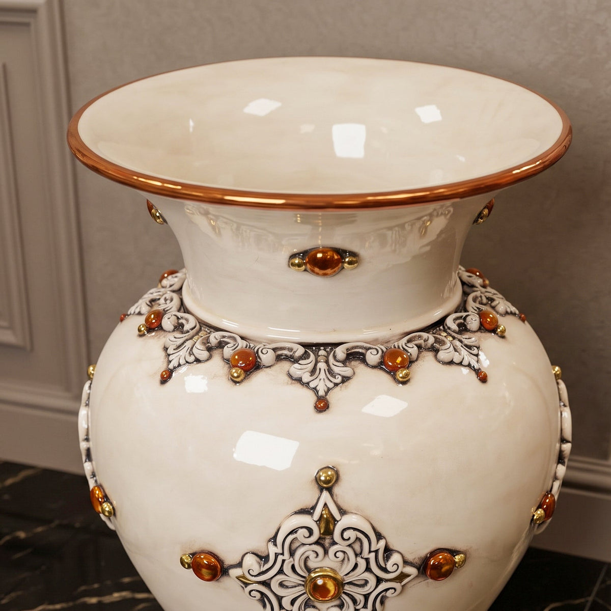 Round-Bellied Umbrella Stand H 50 cm / 19¾", Antique Mother of Pearl, Gold and Lustre – Caltagirone Ceramic – Sicilian artisan tradition