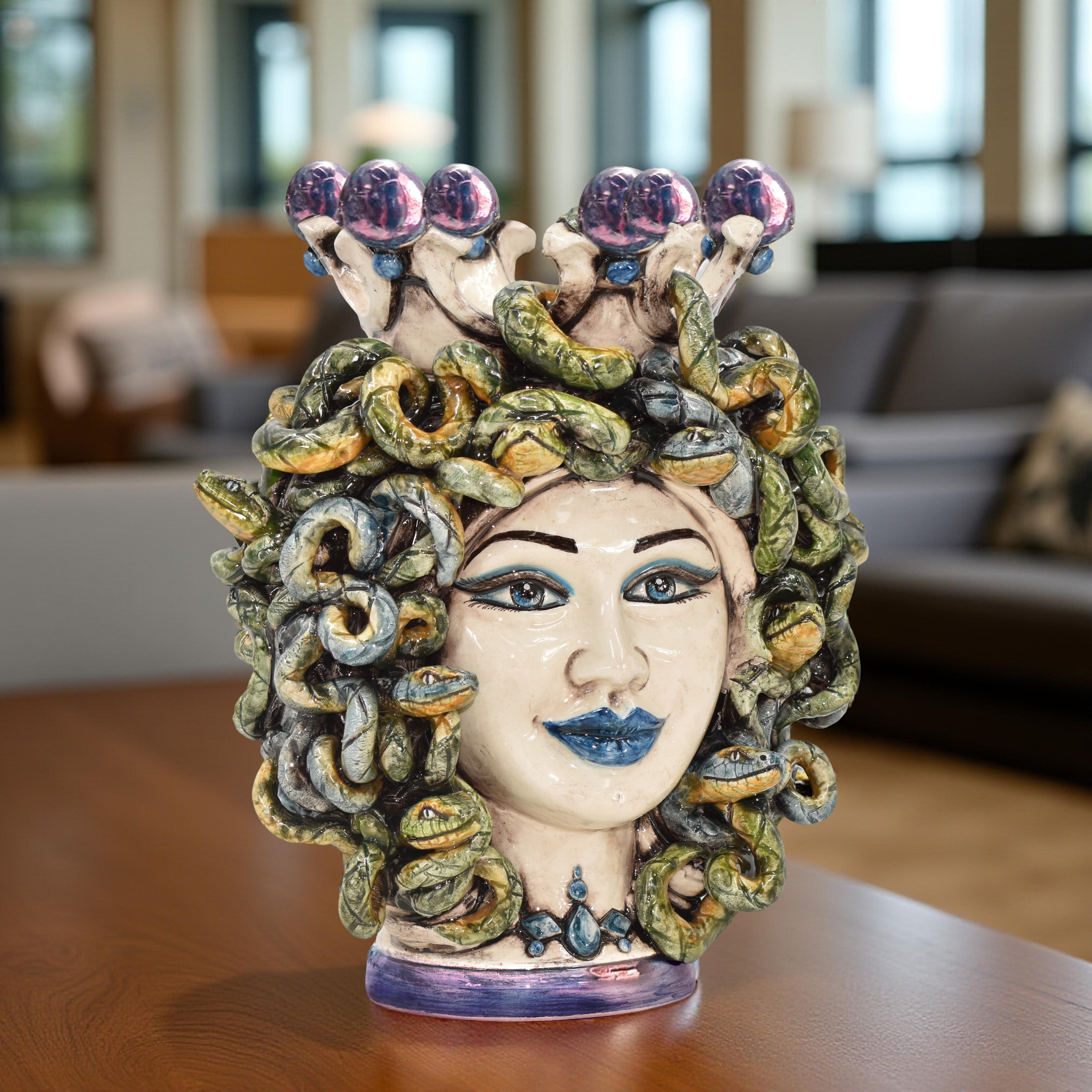Head h 25 turban jellyfish Luster Wisteria