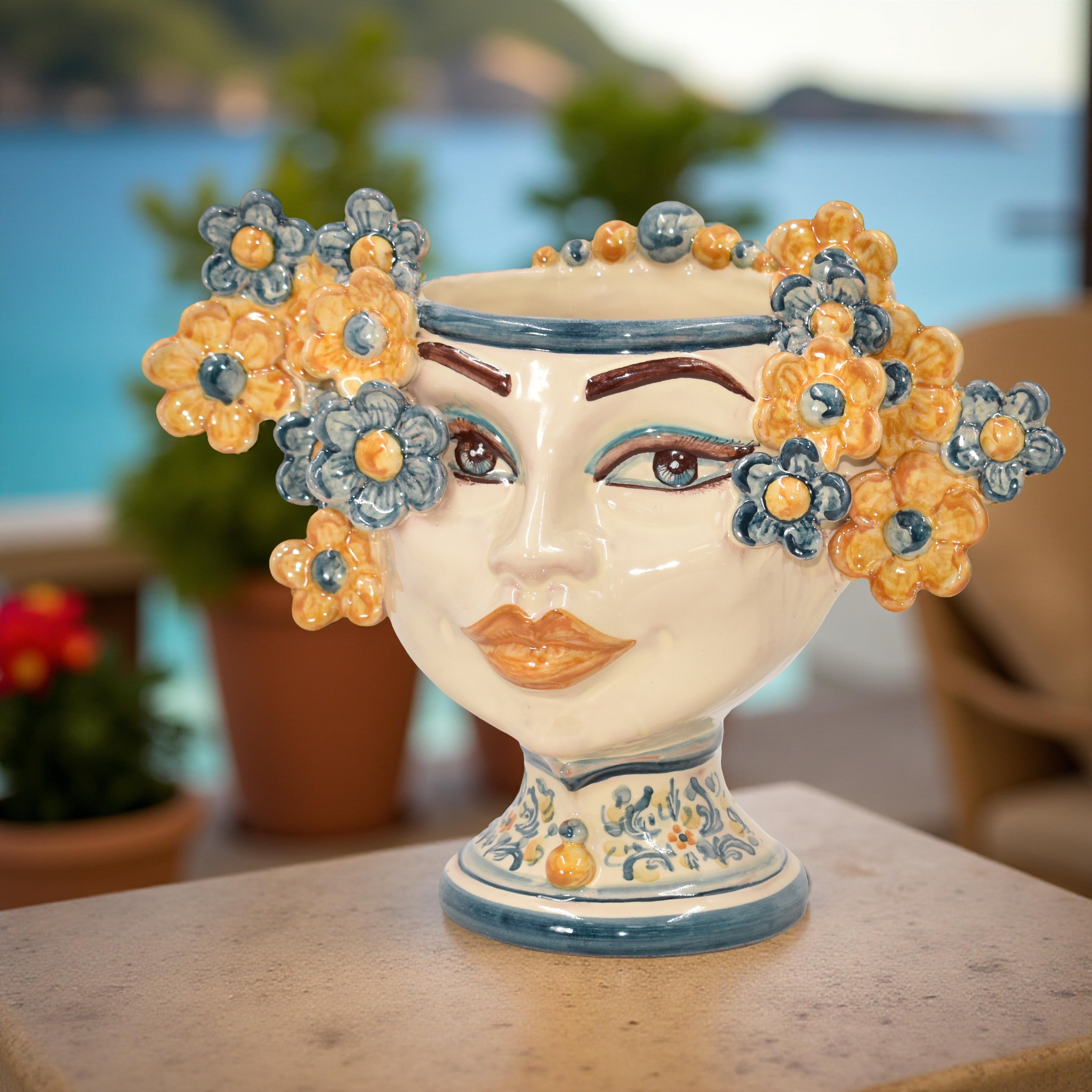Vista posteriore Testa di Moro h 20 cm con motivi floreali, decoro Sicily, ceramica Caltagirone