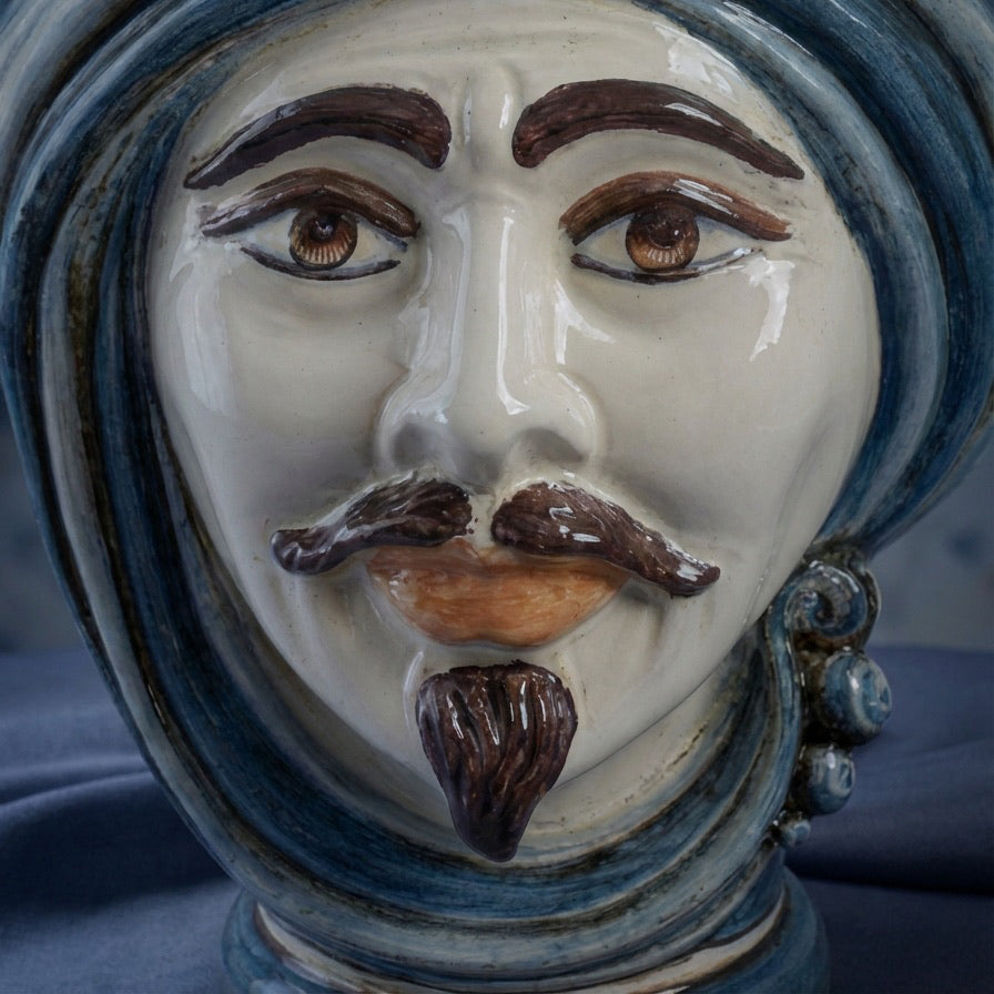Testa h 30 in mono blu maschio bianco - Modern Moorish heads Sofia Ceramiche