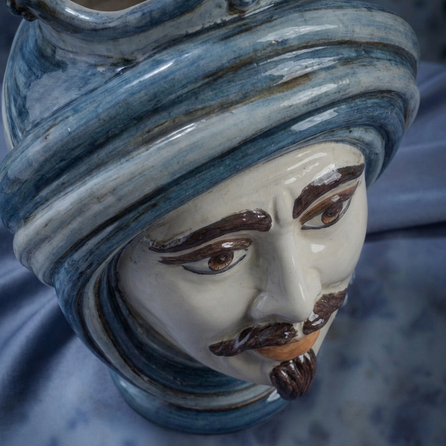 Testa h 30 in mono blu maschio bianco - Modern Moorish heads Sofia Ceramiche