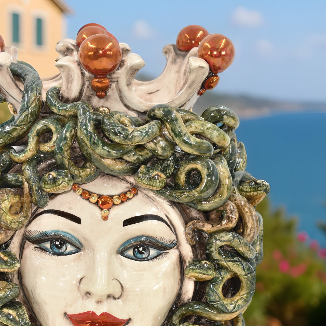 Head h 38 mother of pearl medusa antique gold lustres w/gold lips expression