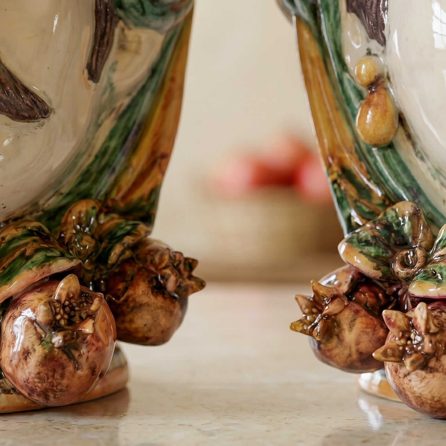 Ceramic Head with pomegranate h 25 green/orange male