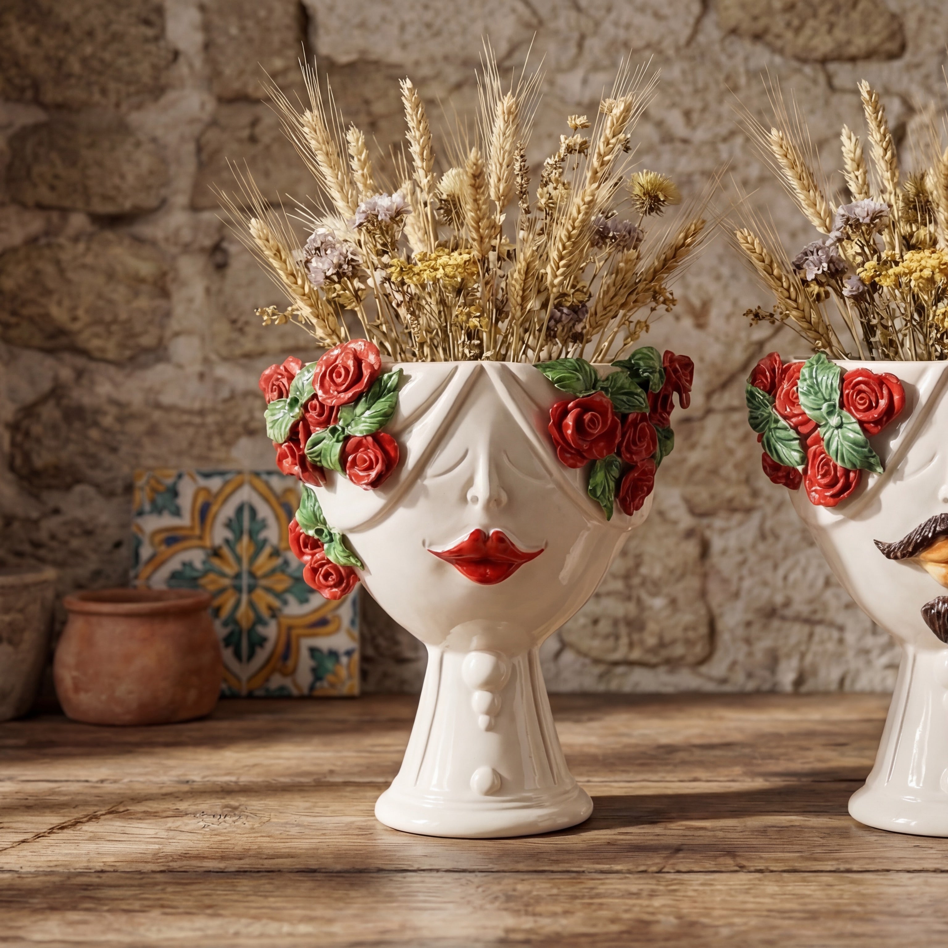 Testa di Moro con rose rosse "Zahira" donna | White and Color 30 cm