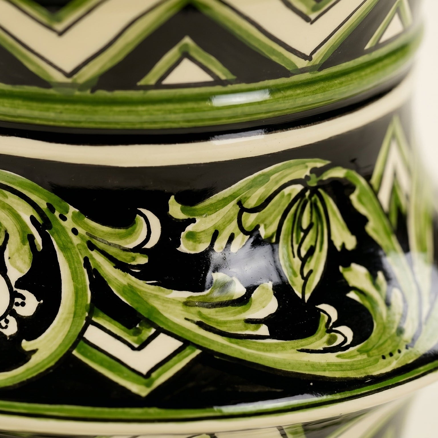 Caltagirone Ceramic Centerpiece Vase H 25 cm / 9¾" Ø 23 cm — Parigi Line Black and Green