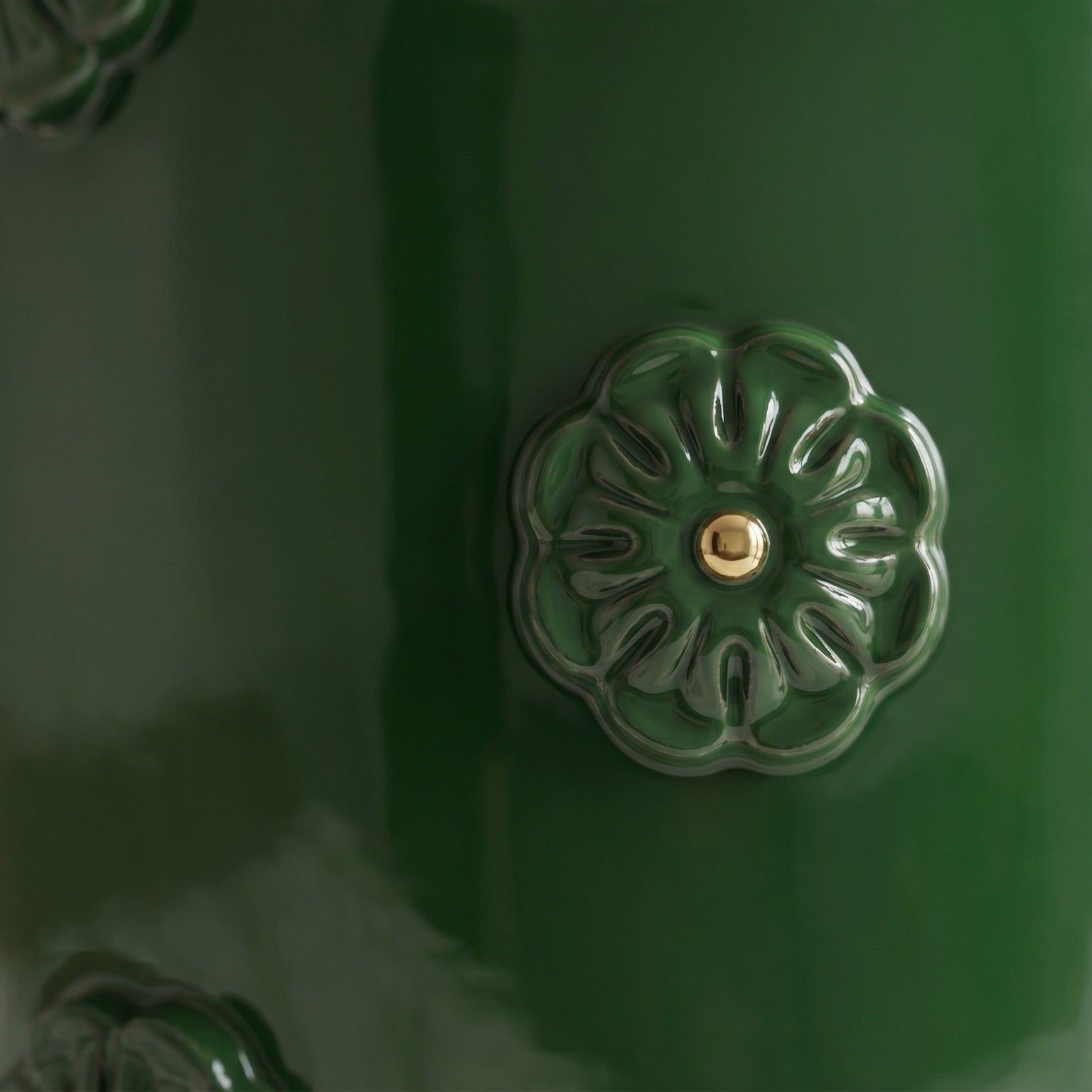 Italian Ceramic Vase H 37 cm / 14.6", Antique Green – Sicilian majolica handcrafted in Caltagirone