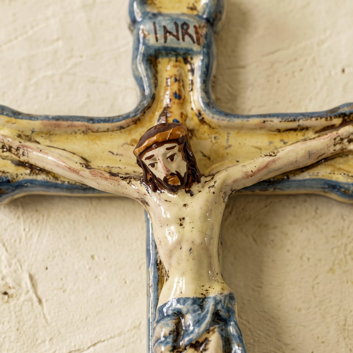 Sicilian Ceramic Crucifix 10×15 cm / 4×5¾", Blue and Orange – Sicilian religious tradition from Caltagirone