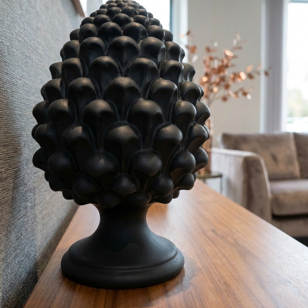 Caltagirone handmade pinecone modeled by hand height 15/35 in Black