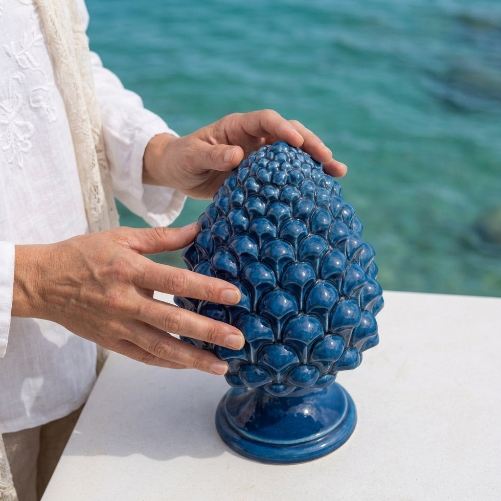 Caltagirone handmade pinecone modeled by hand height 15/35 Blue