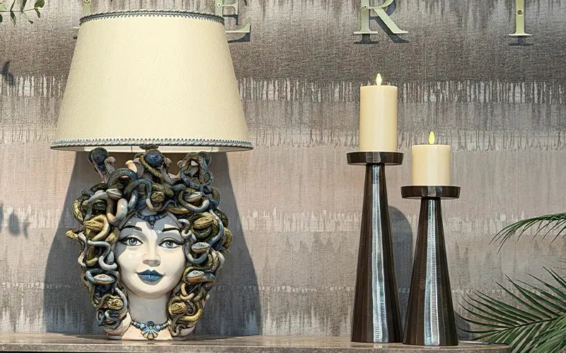 Lume in ceramica di Caltagirone fatto a mano