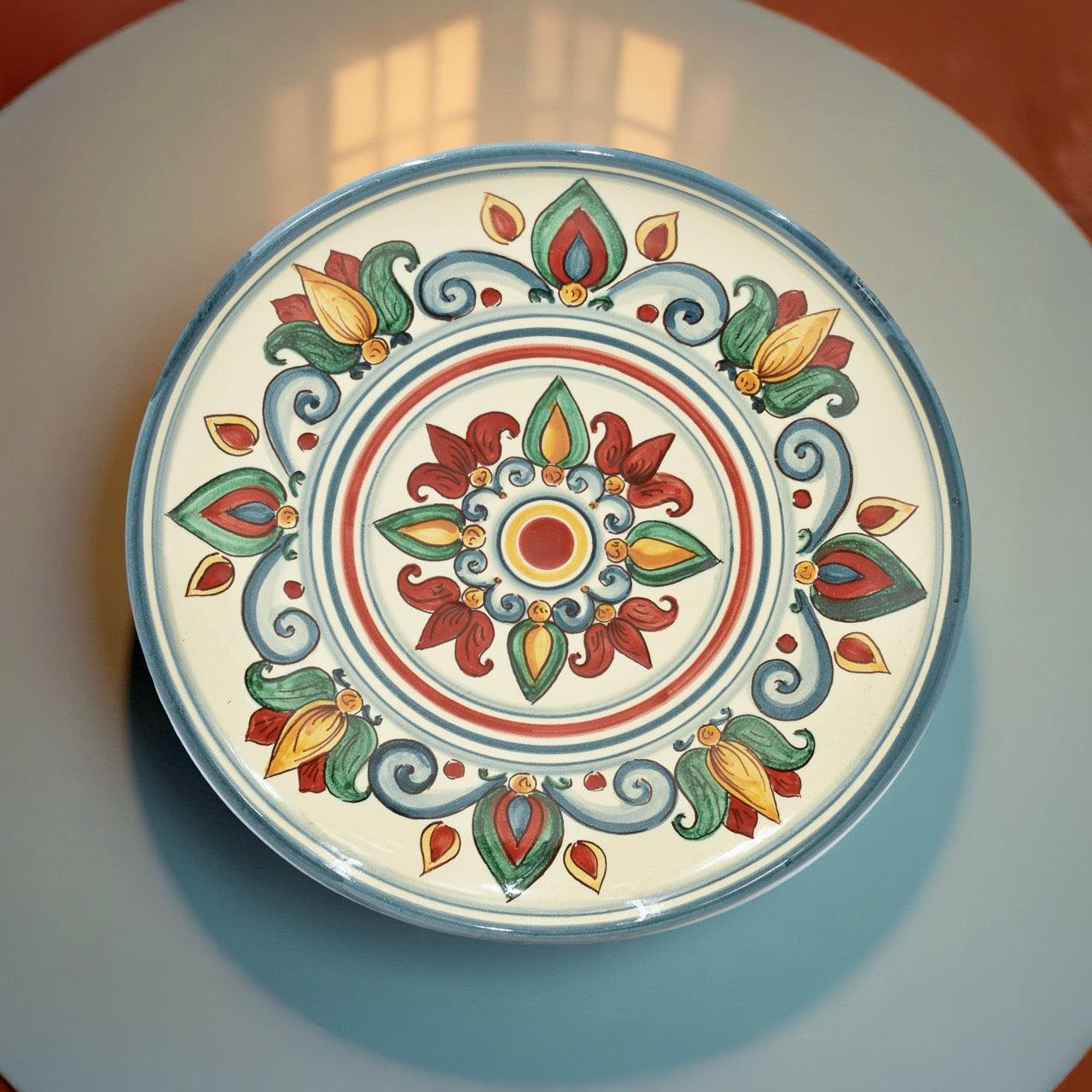 Piatto ornamentale ceramiche Caltagirone fatti a mano con decoro floreale colorato