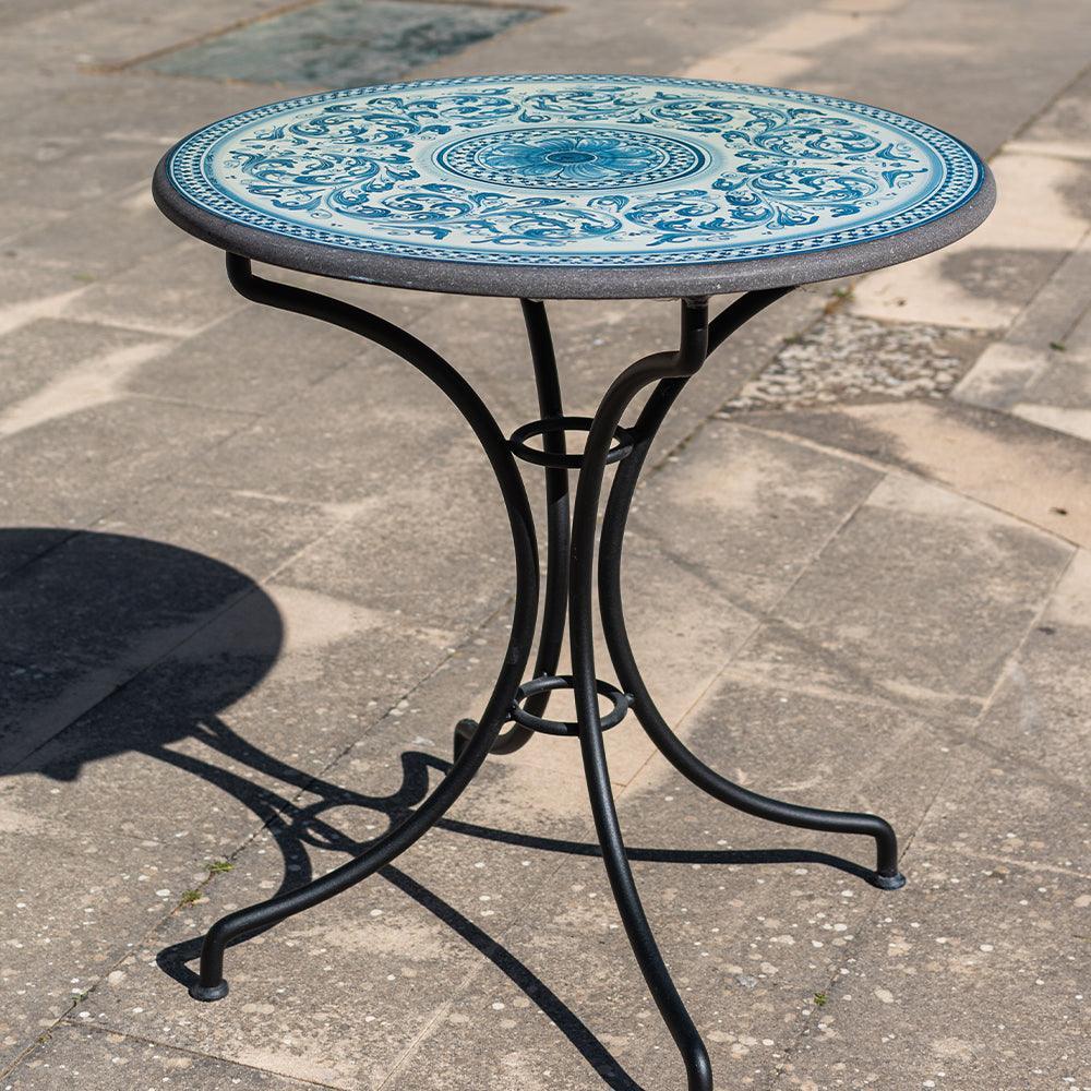 Tavolo in pietra lavica con decoro in monocromia di blu - Ceramiche di Caltagirone Sofia