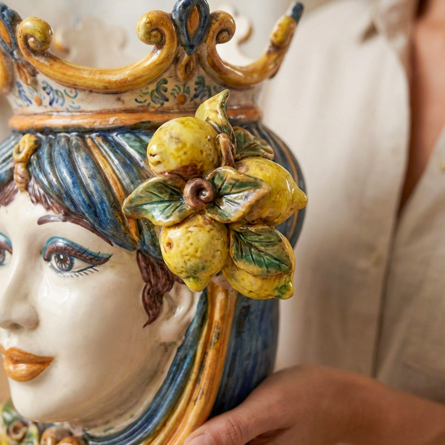 Testa h 25 cm limoni blu e arancio femmina - Ceramiche di Caltagirone Sofia