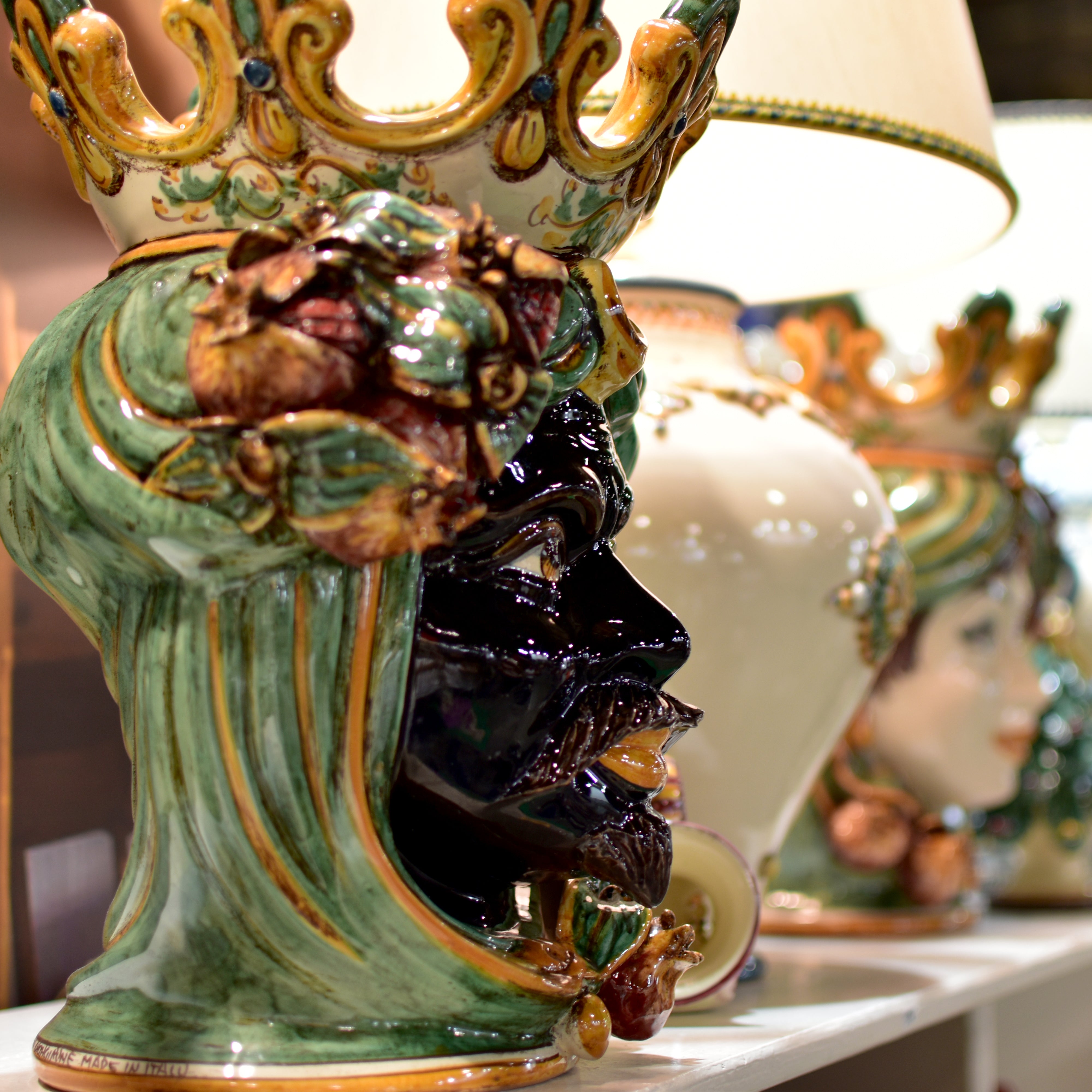 Testa di moro ceramiche Caltagirone fatti a mano, decoro tradizionale verde e marrone