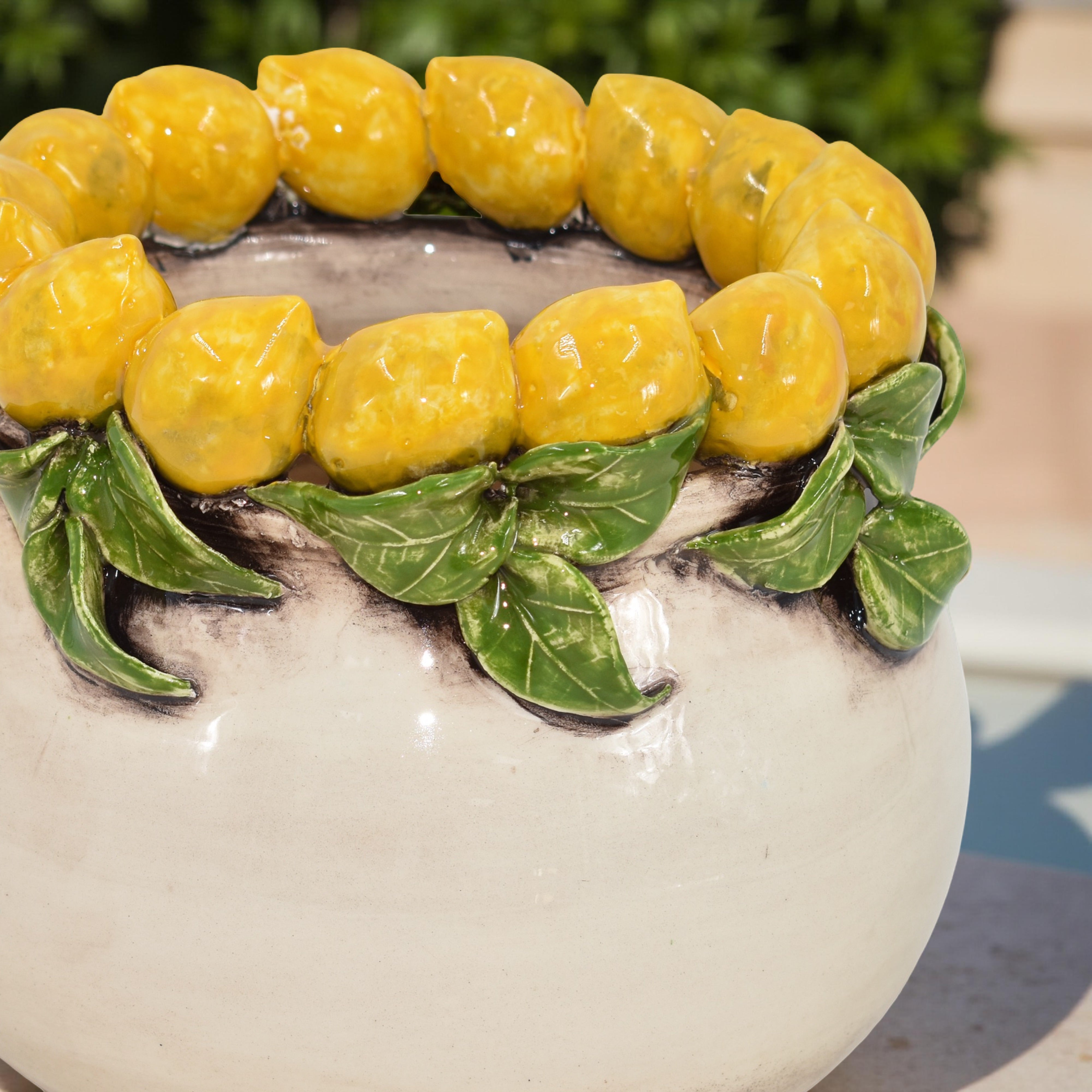 Vaso h 16 con Limoni di Sicilia madreperla colorato - Ceramiche di Caltagirone Sofia