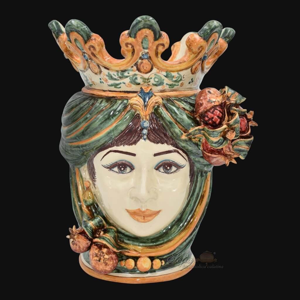 Testa di donna in ceramica di Caltagirone fatta a mano, decorata con melograni verde e arancio