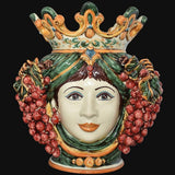 Ceramica di Caltagirone fatta a mano con volto femminile, corona e grappoli d'uva colorati