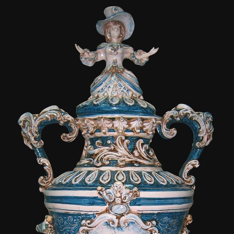 Ceramiche di Caltagirone fatti a mano, vaso decorato con figura femminile in cappello, blu e bianco