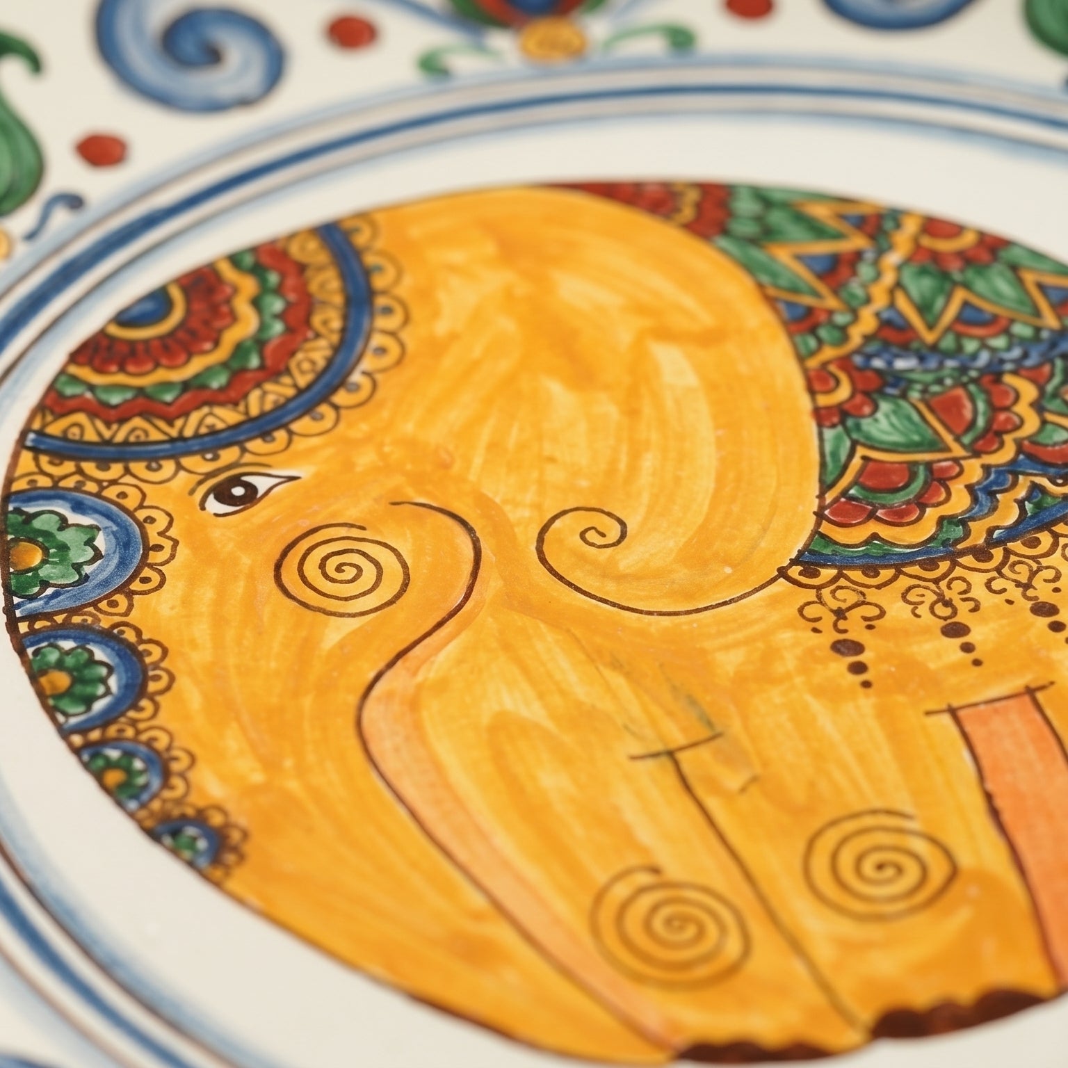 Sicilian Ceramic Elephant Ø 35 cm / Ø 13.8" – Caltagirone Ceramic – Sicilian artisan tradition