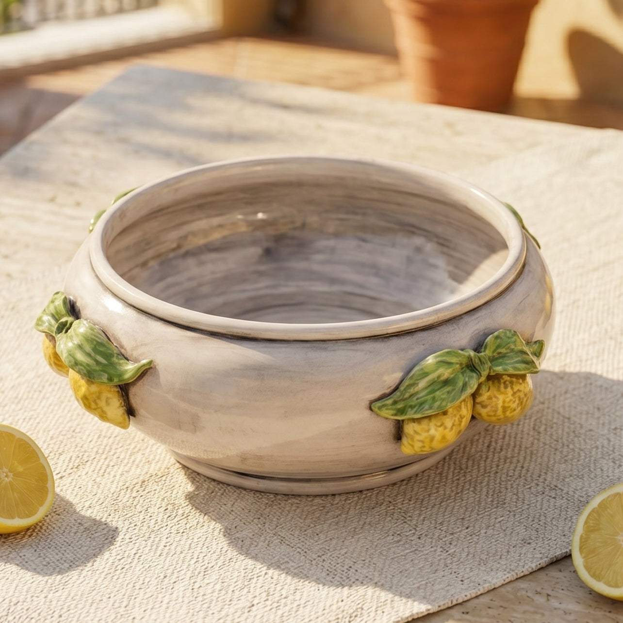 Sicilian Ceramic Centerpiece Ø 25 cm / Ø 9.8", Sicilian Lemons, Mother of Pearl – Sicilian majolica handcrafted in Caltagirone