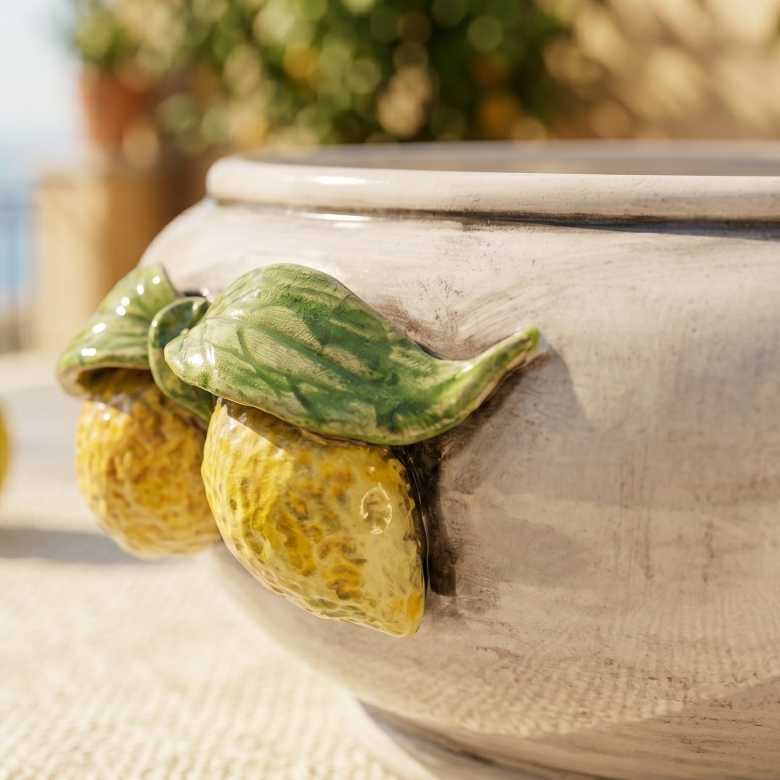Sicilian Ceramic Centerpiece Ø 25 cm / Ø 9.8", Sicilian Lemons, Mother of Pearl – Sicilian majolica handcrafted in Caltagirone