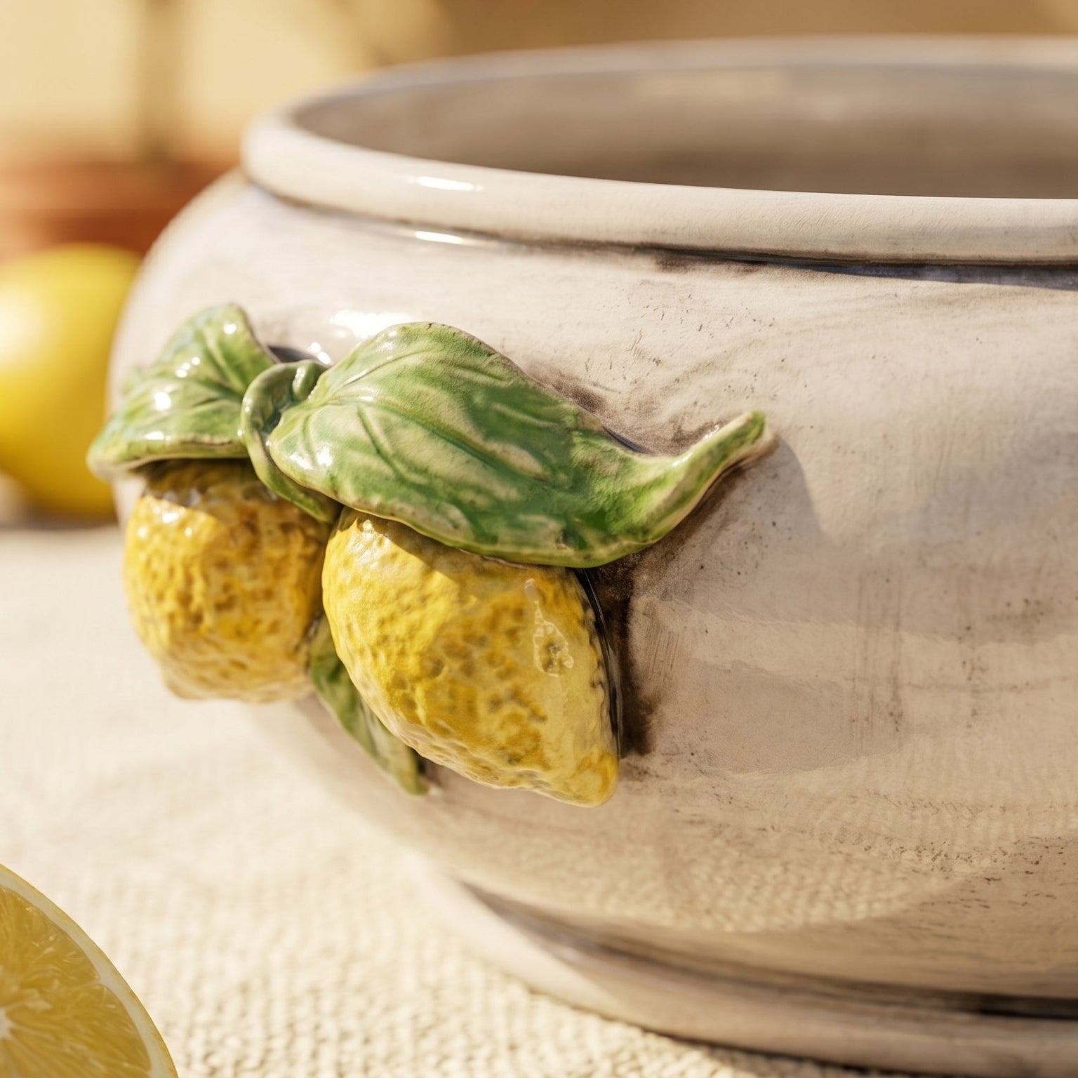 Sicilian Ceramic Centerpiece Ø 25 cm / Ø 9.8", Sicilian Lemons, Mother of Pearl – Sicilian majolica handcrafted in Caltagirone
