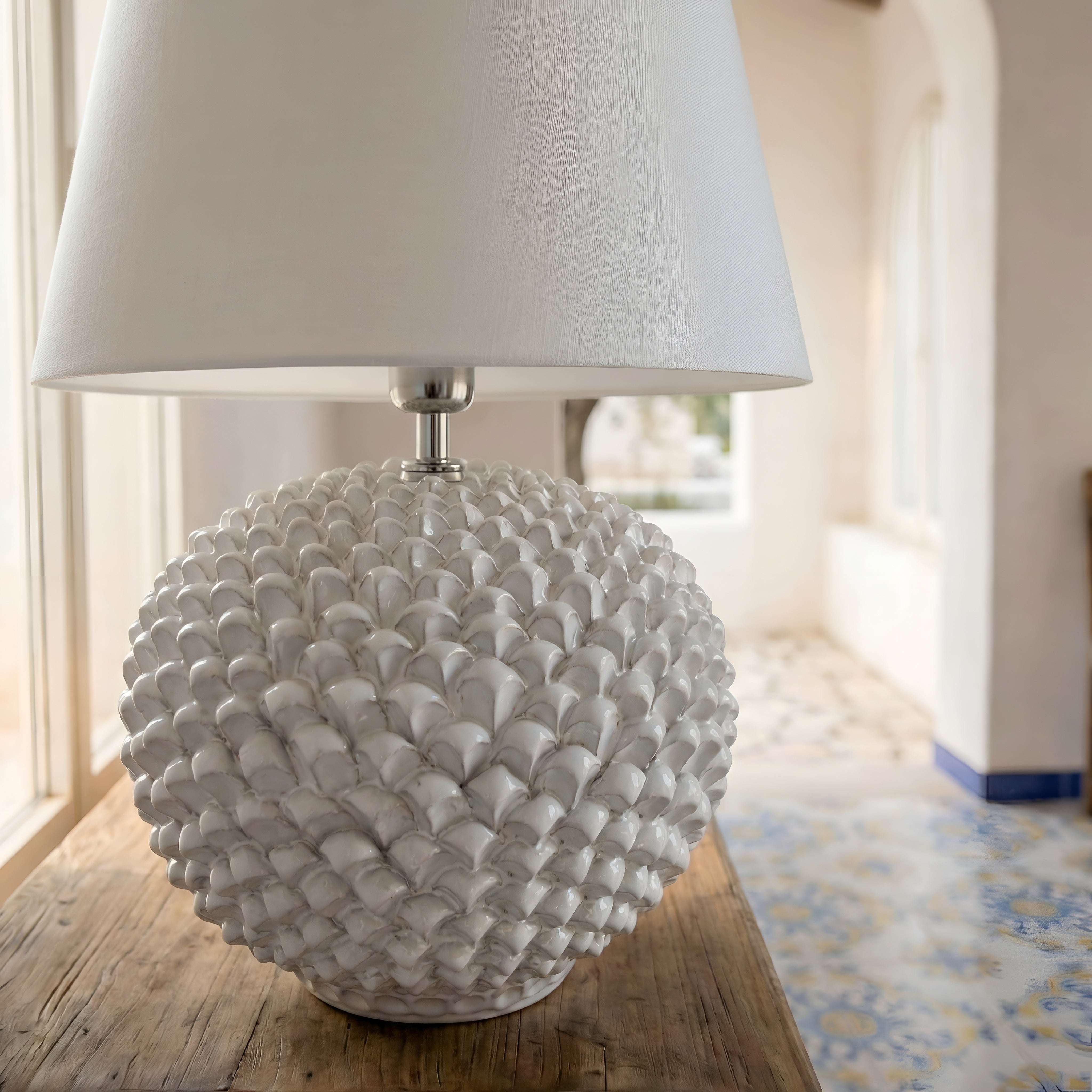 Italian Ceramic Lamp, White Line – Sicilian ceramic lamp handcrafted in Caltagirone