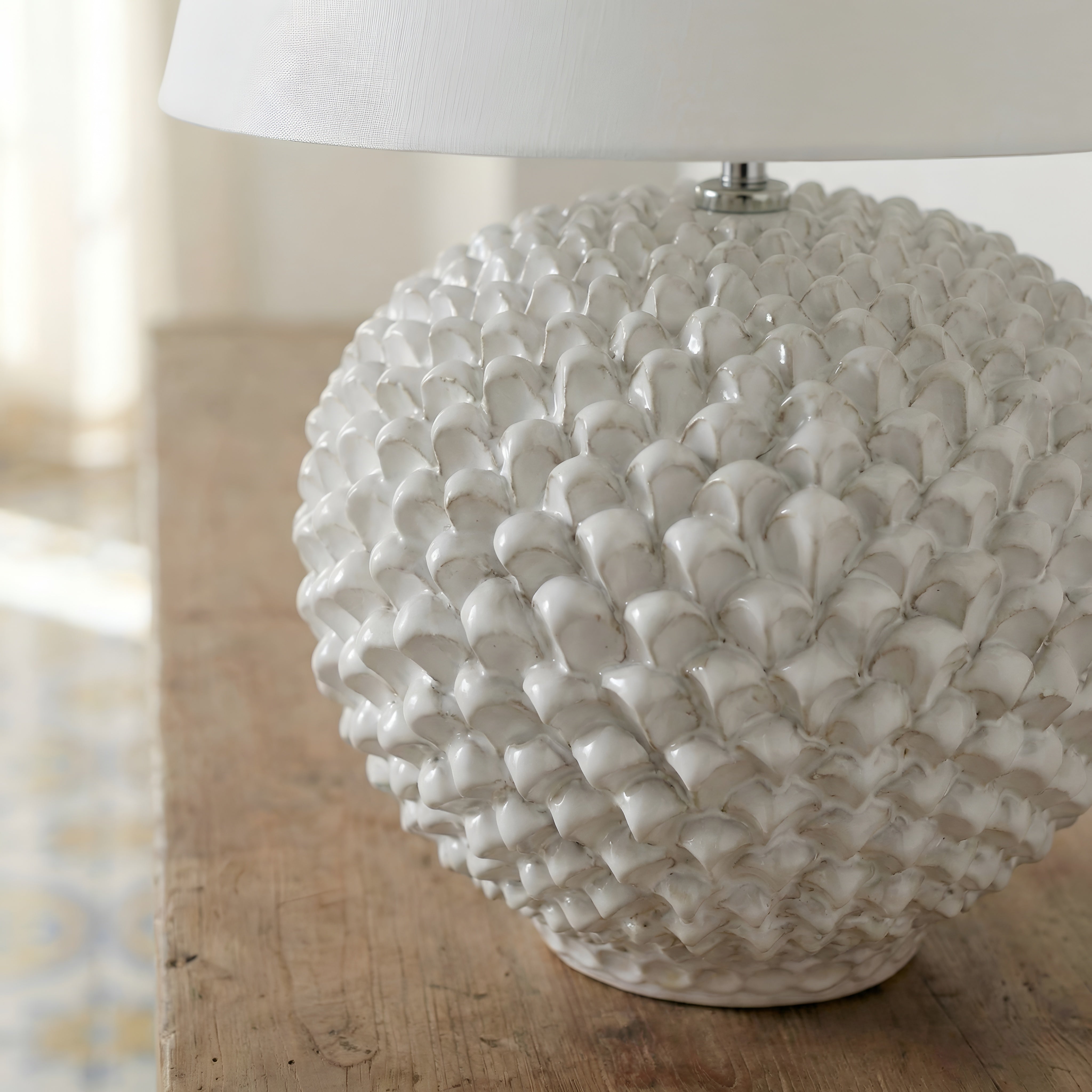 Italian Ceramic Lamp, White Line – Sicilian ceramic lamp handcrafted in Caltagirone