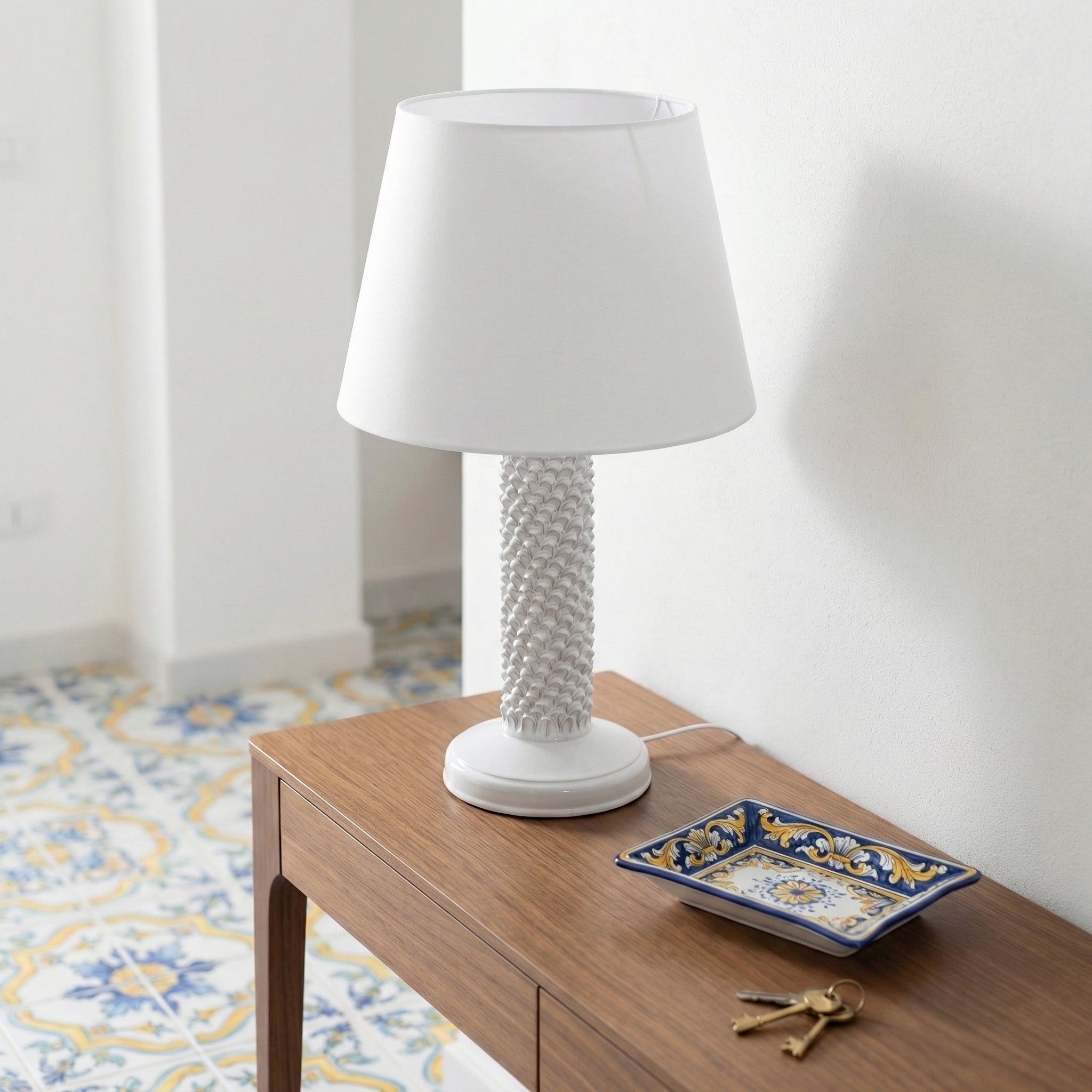 White Line cylindrical pine cone lamp, h 60 cm, in Caltagirone ceramic.