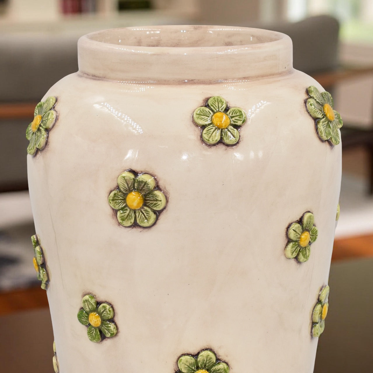 40cm mother-of-pearl flower vase with yellow and green flowers