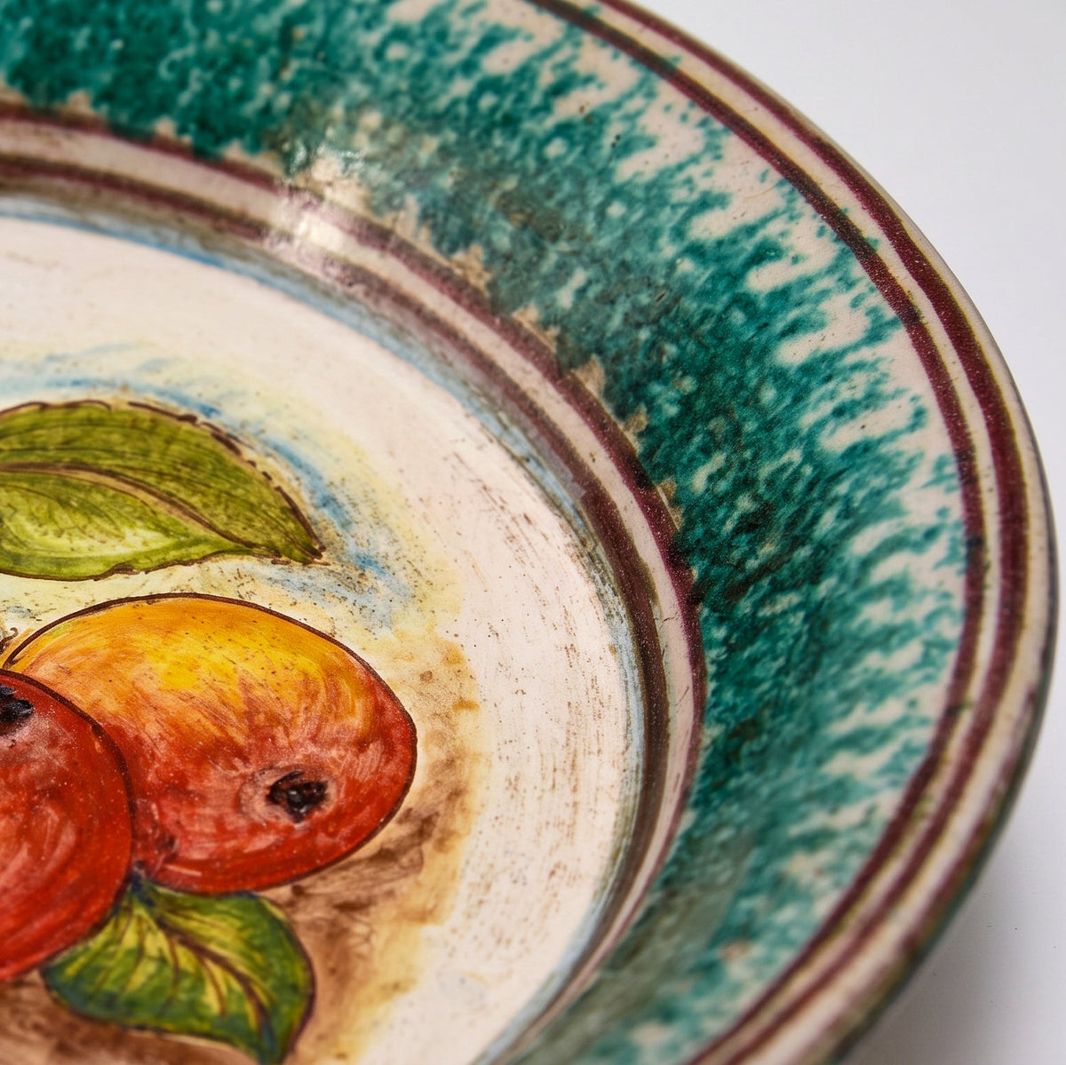 Sicilian Fangotto Deep Plate Ø 25/30/35 cm / 9¾-13¾", Pomegranate and Blackberries, Antique Reproductions – Italian ceramic from Caltagirone, Sicily