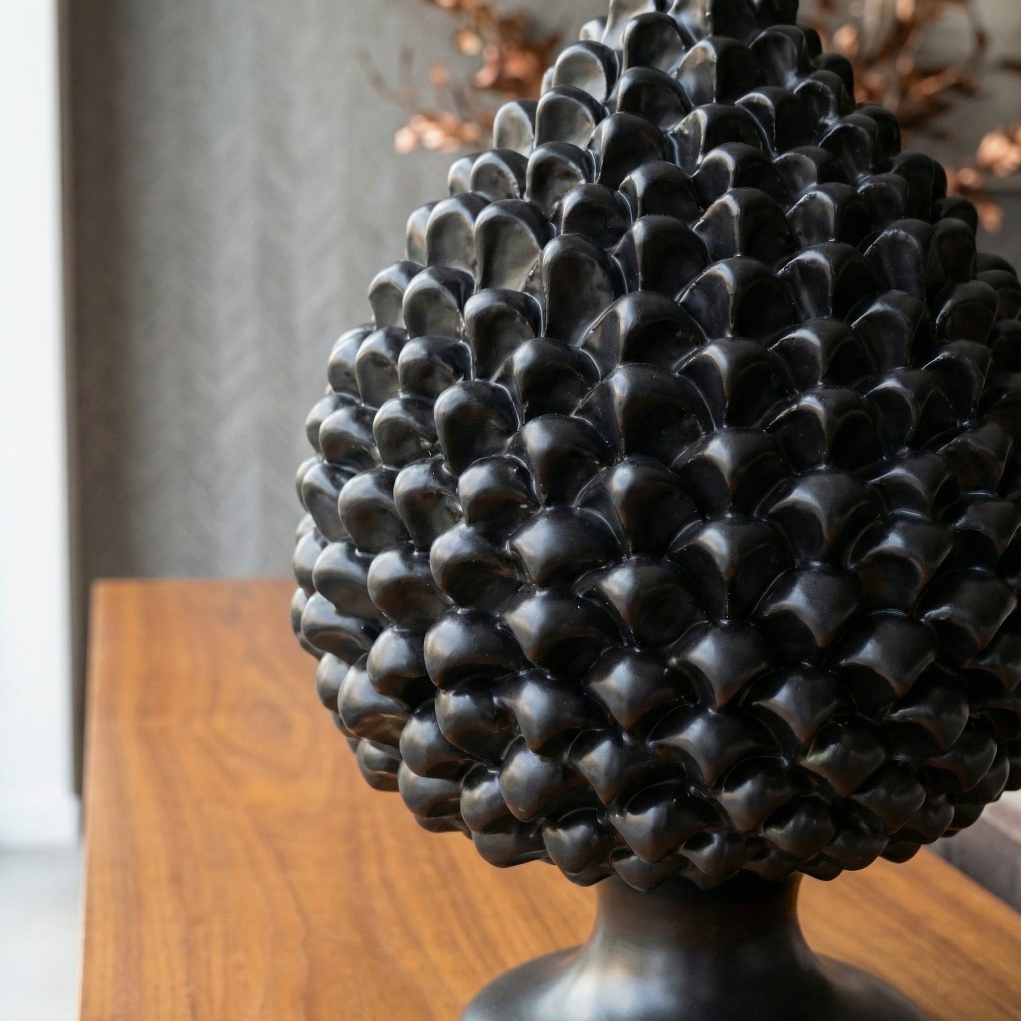 Caltagirone handmade pinecone modeled by hand height 25/40 black line