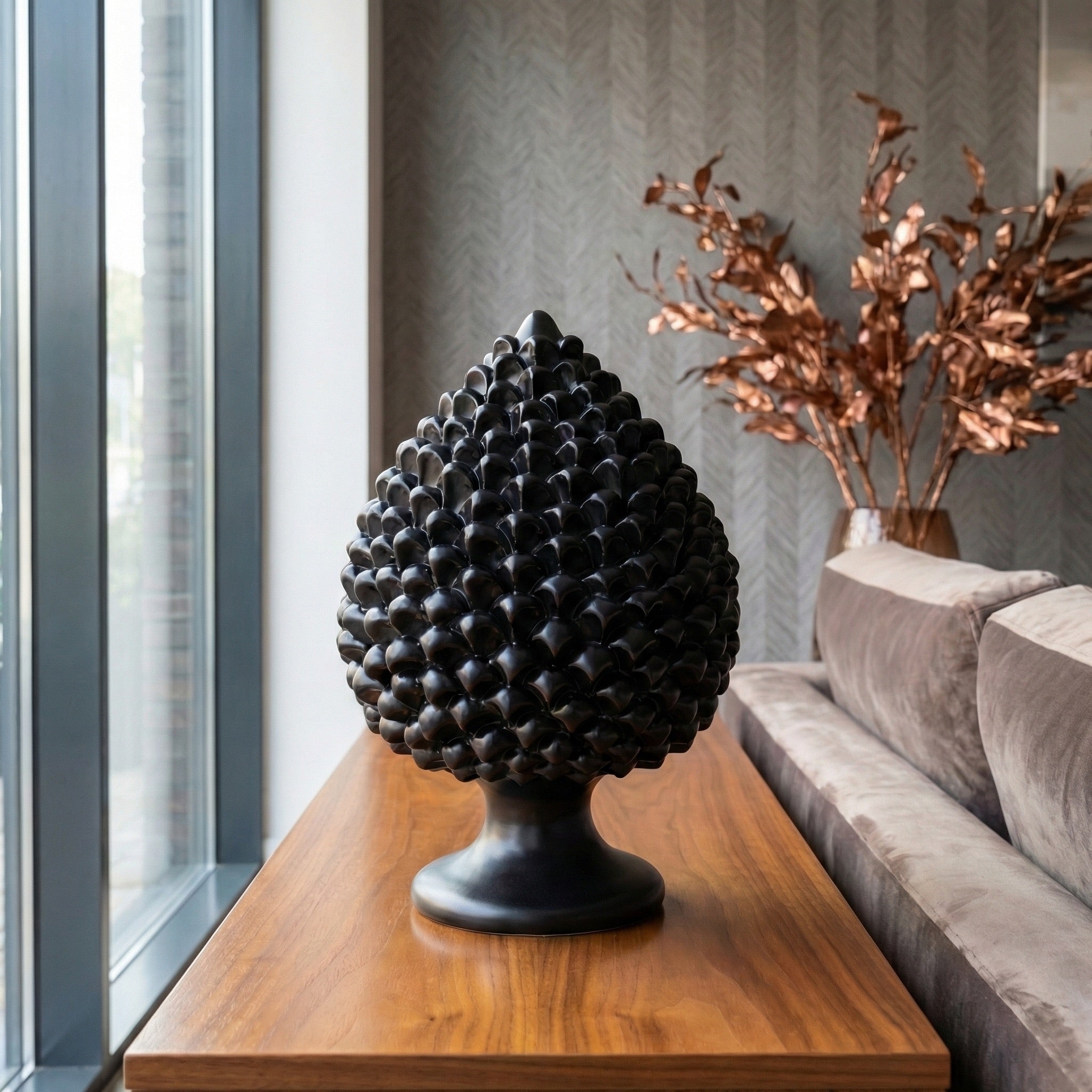 Caltagirone handmade pinecone modeled by hand height 25/40 black line