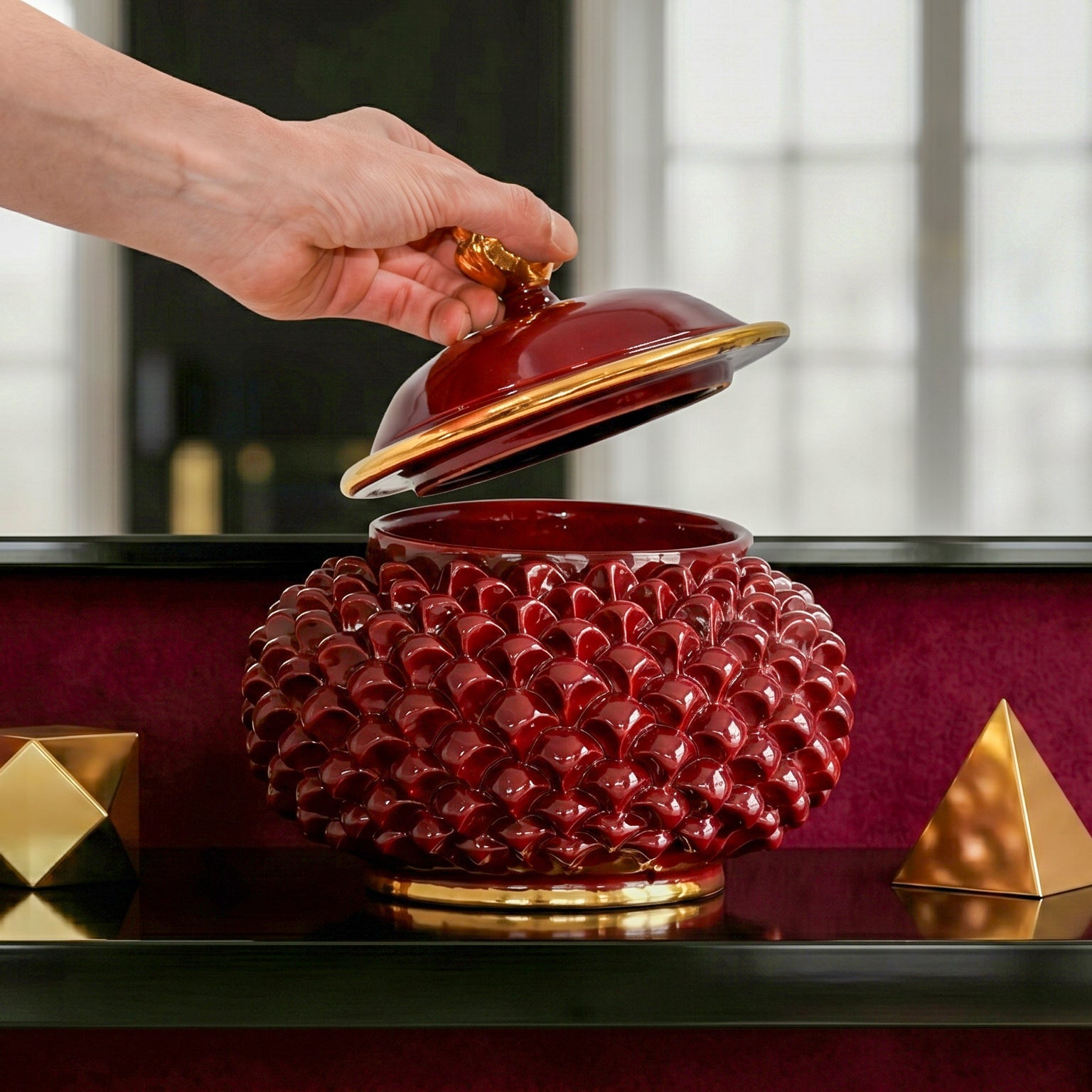 Caltagirone Ceramic Pine Cone Cookie Jar Ø 20 cm — Bordeaux and Gold