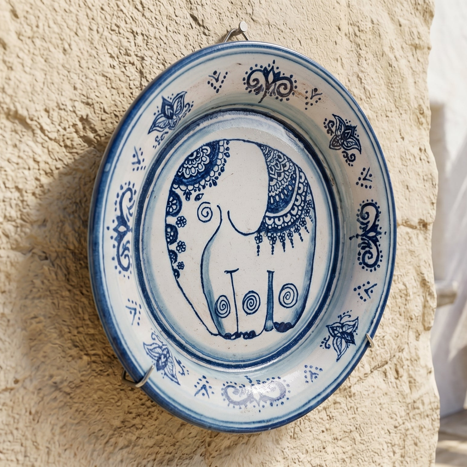 Sicilian Ceramic Elephant, Mono Blue – Sicilian majolica handcrafted in Caltagirone