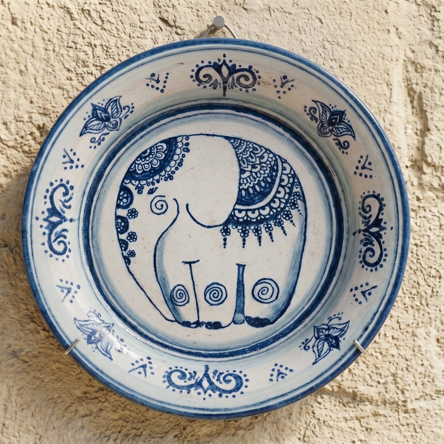 Sicilian Ceramic Elephant, Mono Blue – Sicilian majolica handcrafted in Caltagirone