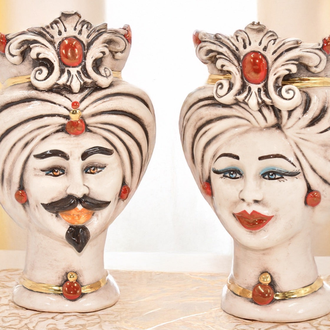 Pair of Heads with Crown h 16 Tuareg Mother of Pearl Antique Gold and Lustres