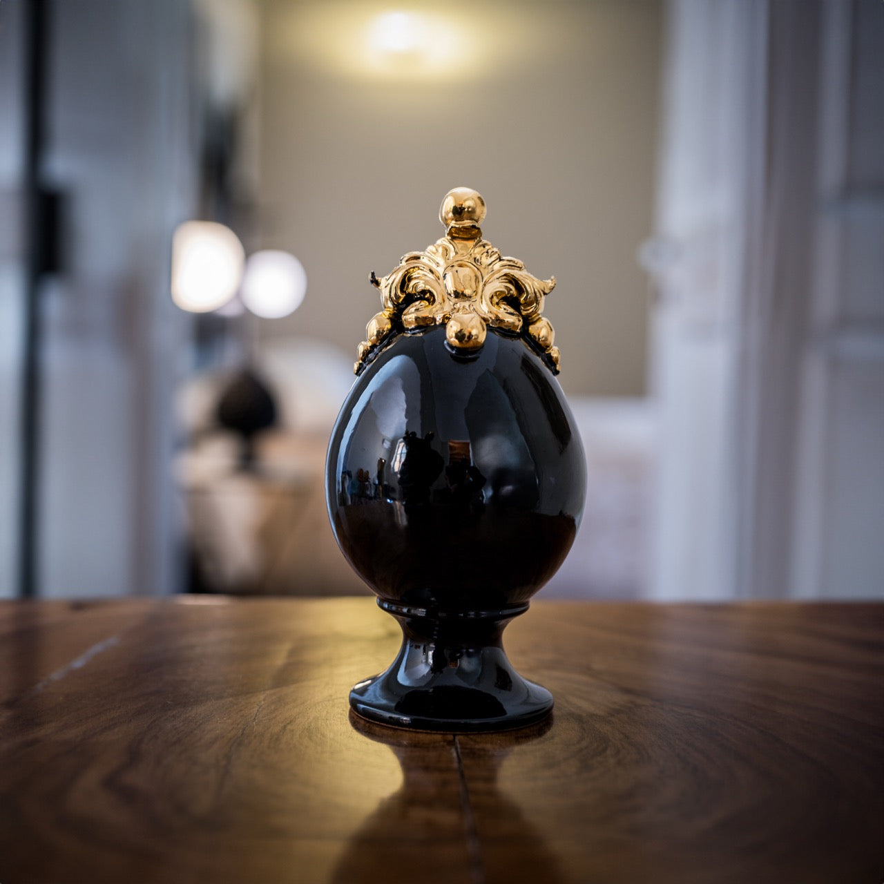 Black &amp; Gold Ceramic Egg with Pure Gold - Sicilian Craftsmanship