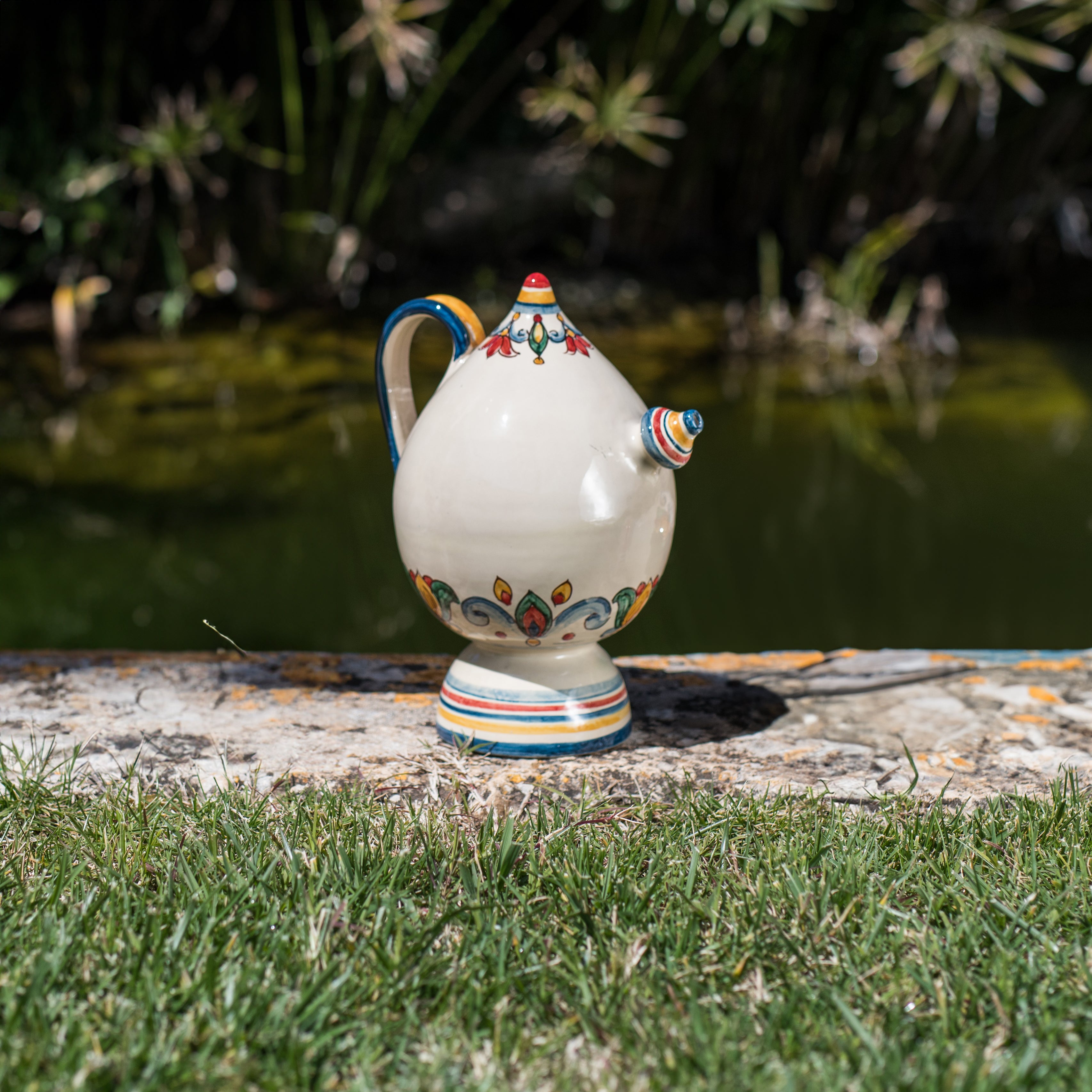 "Bummulu Malandrino" h 25 terracotta container used in Sicily to keep the water fresh even during the summer.