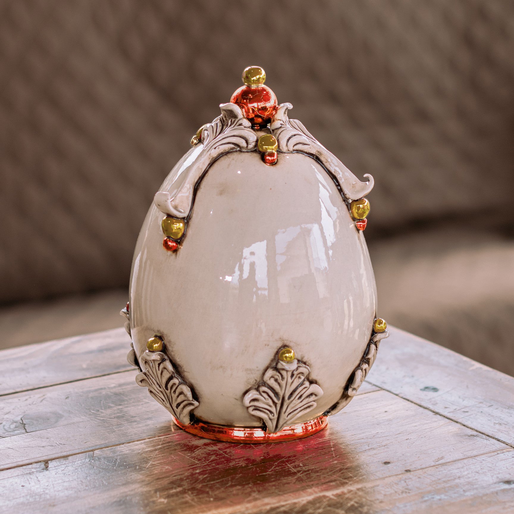 Ceramic egg h 22 Mother of Pearl Gold and Lusters - Caltagirone Ceramics