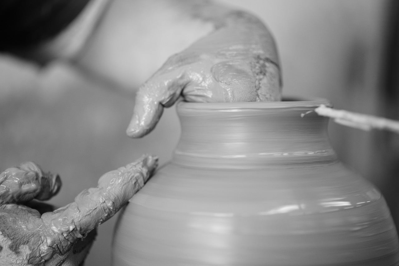 Tornitura della ceramica di caltagirone - Fase di lavorazione