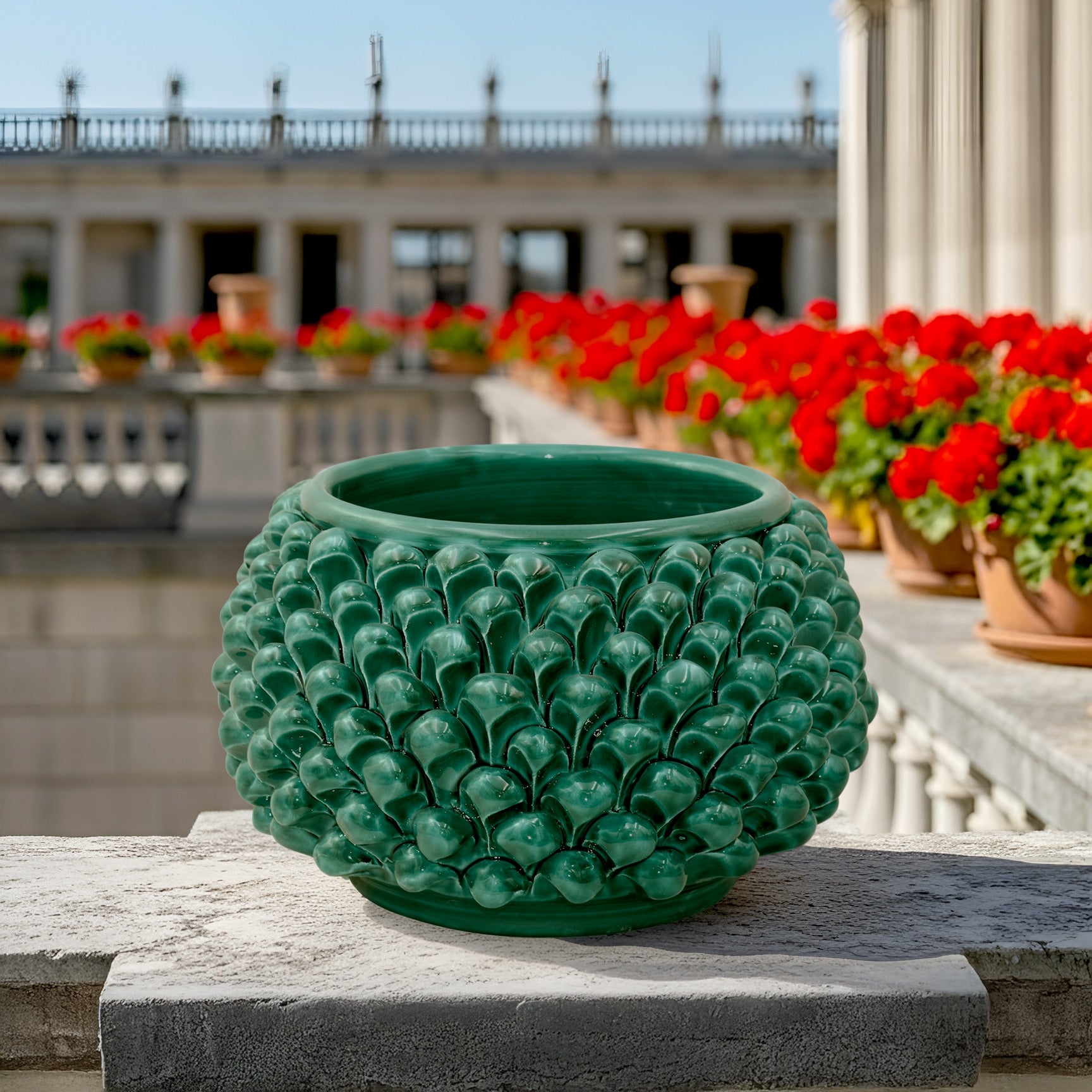 Vaso mezza pigna s/piede verde smeraldo in ceramica di Caltagirone