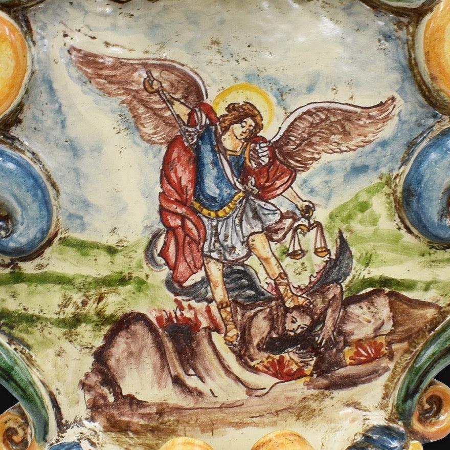 Acquasantiera grande appl 25×35 San Michele Arcangelo tricolore - Ceramiche di Caltagirone Sofia