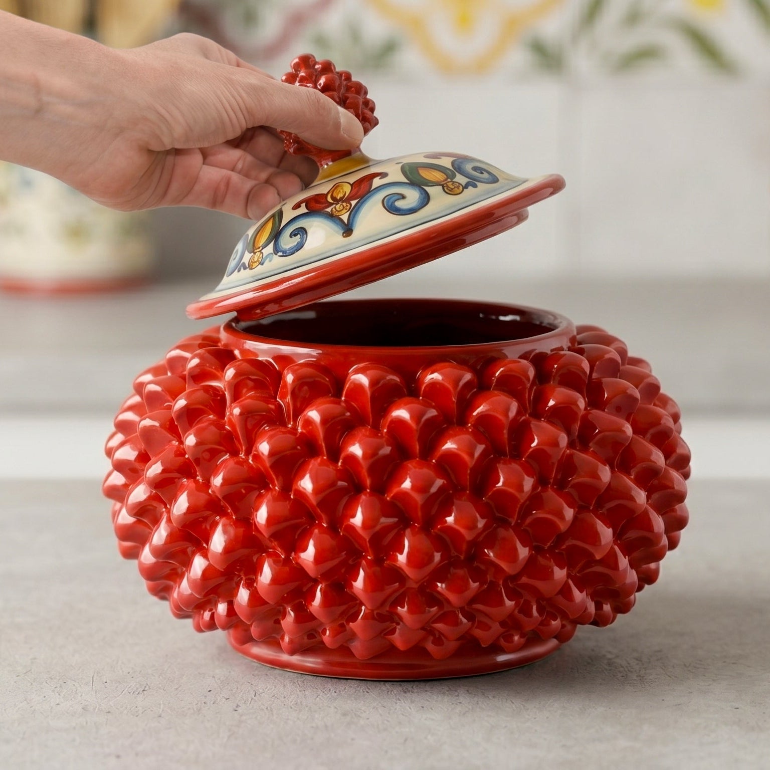Pine Cone Biscuit Jar Ø 20 cm / 7¾" Fire Red in Caltagirone Ceramic — Decoro Sicily
