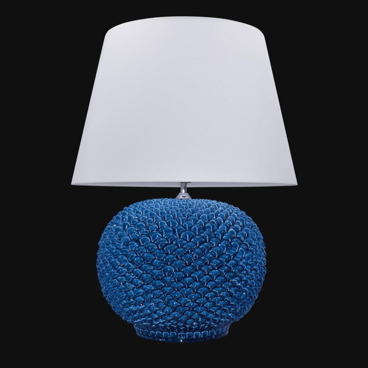 Lampada moderna con base pigna blu in ceramica artistica di Caltagirone fatti a mano
